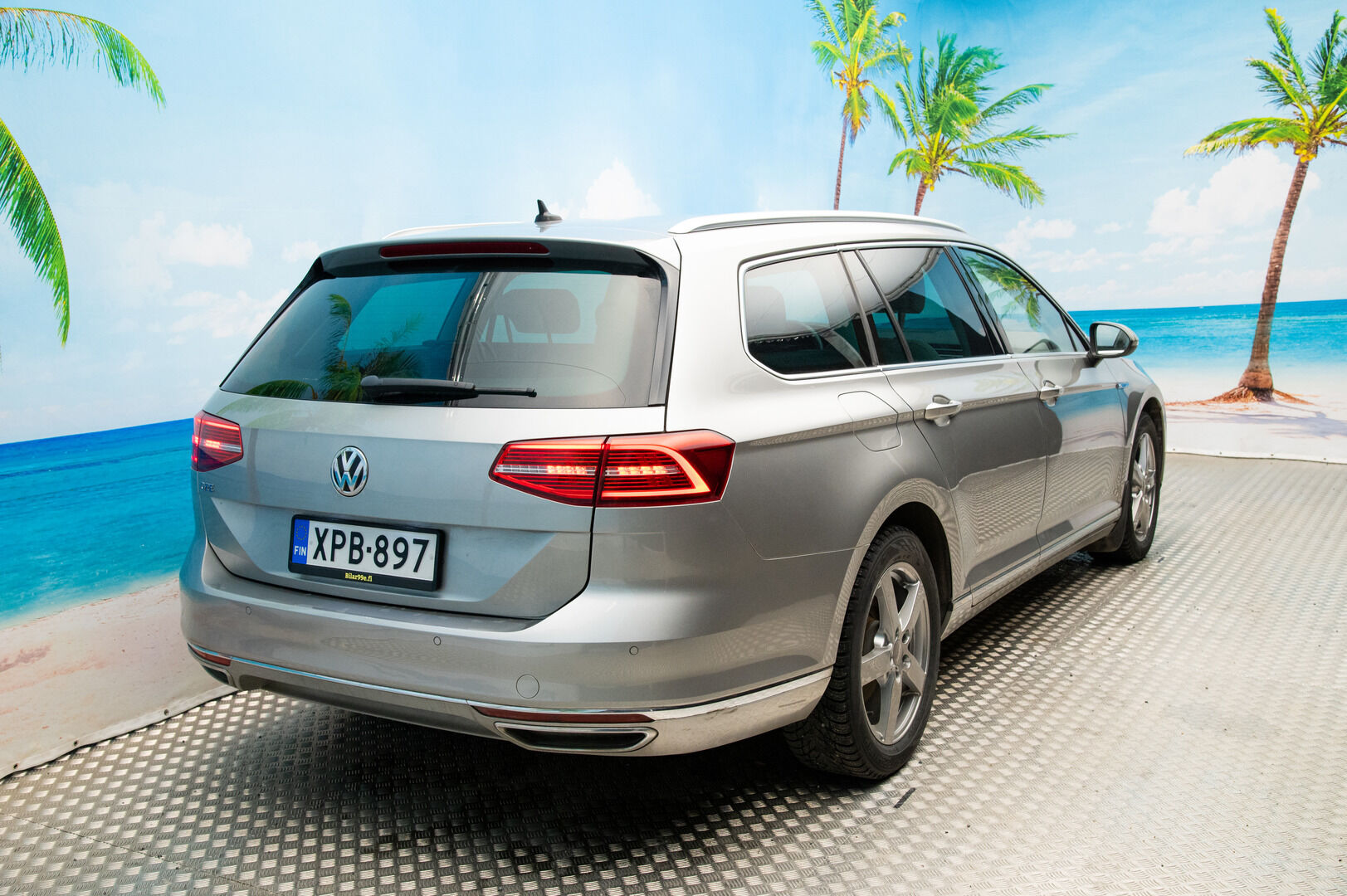 Volkswagen Passat 2016 Variant GTE Plug-In Hybrid 160 kW (218 hv) DSG-automaatti - ACC | Ergo comfort | Vaalea sisusta | Koukku | P-Kamera | Ambient valaistus