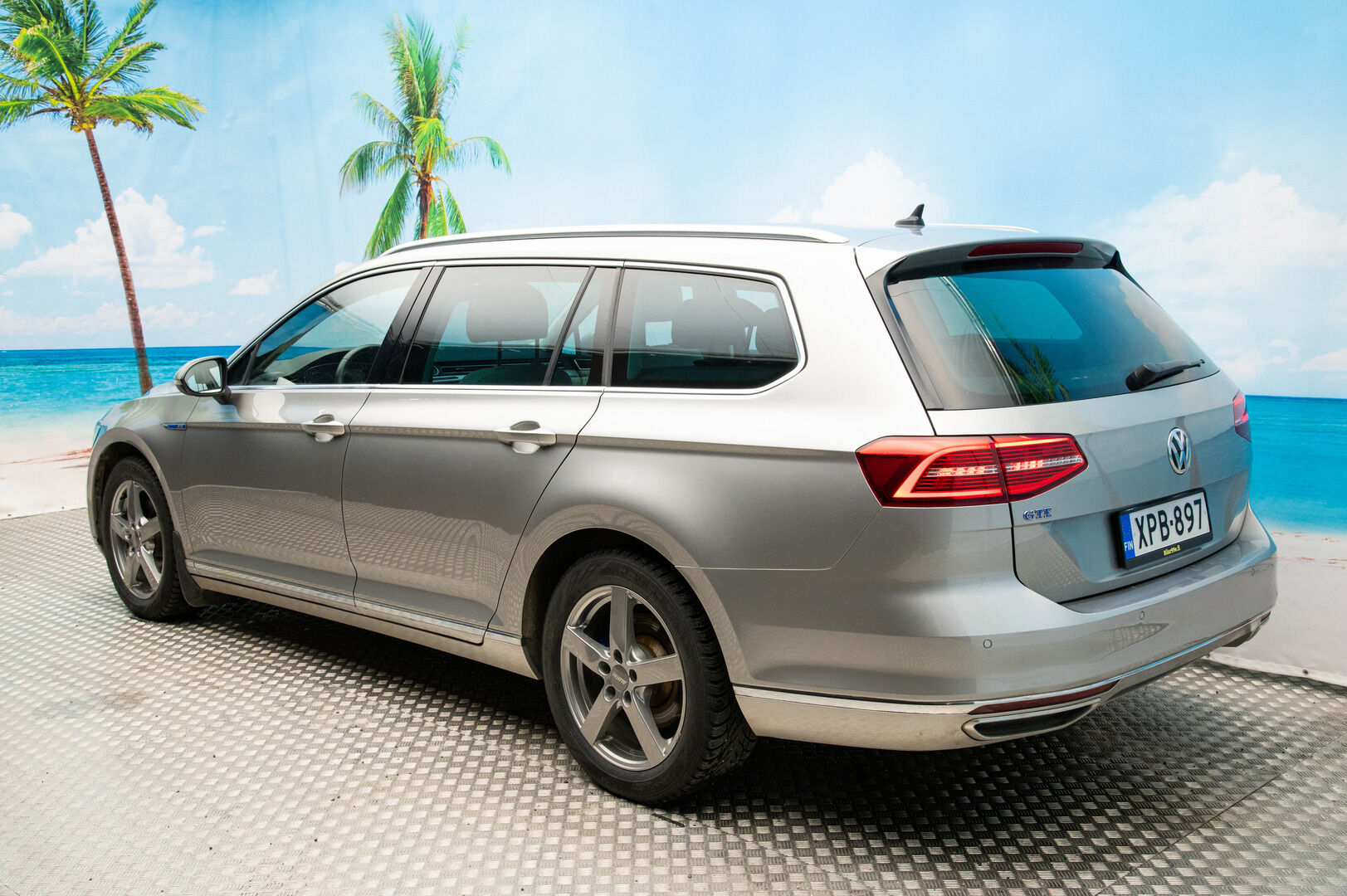 Volkswagen Passat 2016 Variant GTE Plug-In Hybrid 160 kW (218 hv) DSG-automaatti - ACC | Ergo comfort | Vaalea sisusta | Koukku | P-Kamera | Ambient valaistus