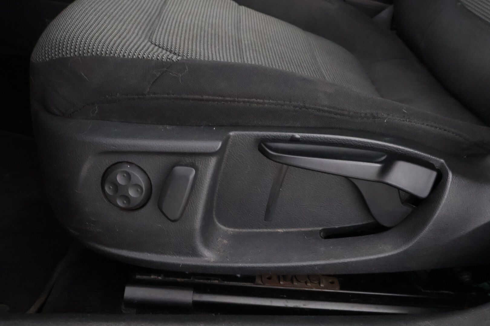 Volkswagen Passat 2012 - YritysOutlet - Myydään vain yrityksille - – Tämä auto myydään YritysOutlet -valikoimasta vain yritykselle