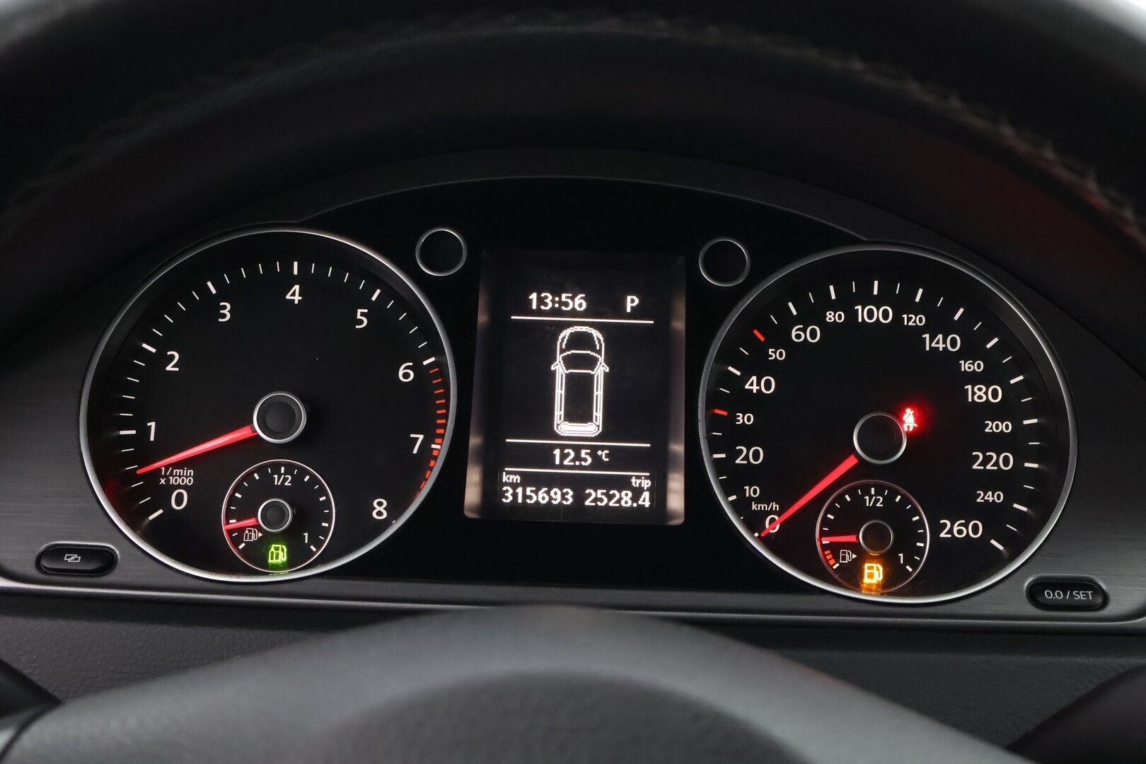 Volkswagen Passat 2012 - YritysOutlet - Myydään vain yrityksille - – Tämä auto myydään YritysOutlet -valikoimasta vain yritykselle