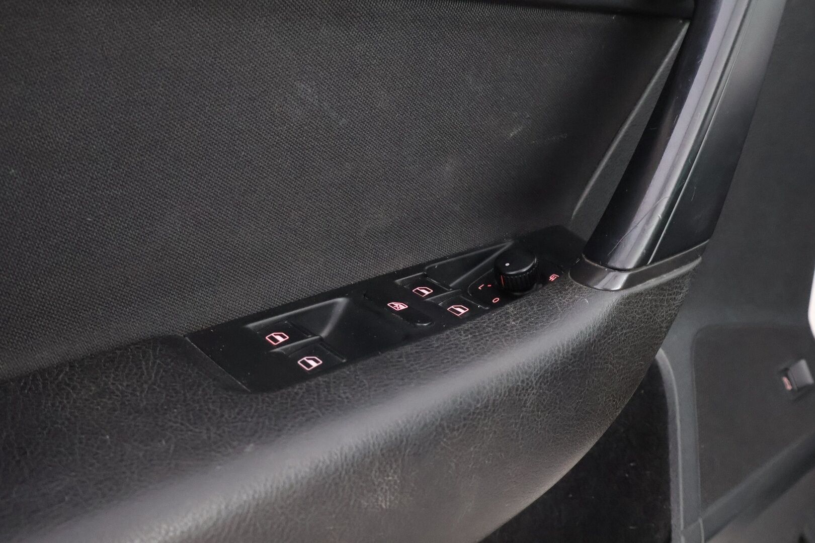 Volkswagen Passat 2012 - YritysOutlet - Myydään vain yrityksille - – Tämä auto myydään YritysOutlet -valikoimasta vain yritykselle