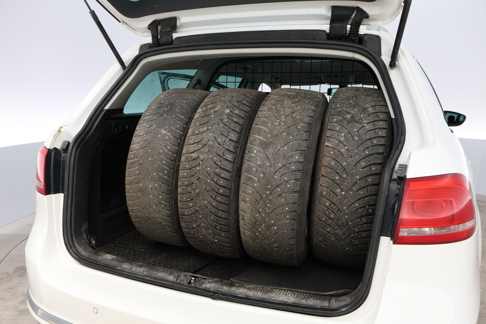 Volkswagen Passat 2012 - YritysOutlet - Myydään vain yrityksille - – Tämä auto myydään YritysOutlet -valikoimasta vain yritykselle
