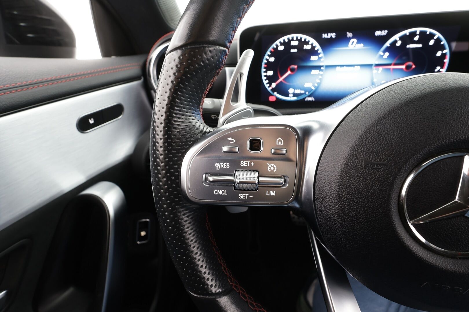 Mercedes-Benz CLA 2020 250 4MATIC A Shooting Brake Business AMG * Widescreen / P.Kamera / LED-High Performance / Kaistavahti / Sportpenkit * - Kahdet Renkaat / Suomi-auto - HULLUT BLACKWEEK JATKOT - KORKOTARJOUS 2,49%