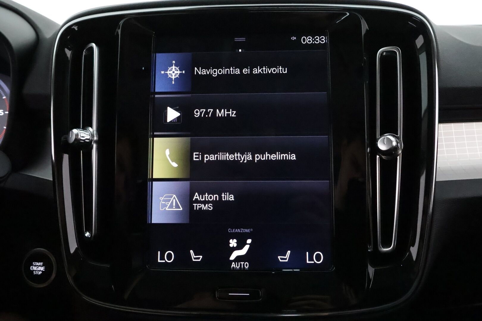 Volvo XC40 2020 D3 Business aut **Adapt.vakkari / Webasto / Sähköpenkit / Muistipenkki / P.tutkat / KeylessGo / Digimittaristo** - 1.Om Suomi-auto / Kahdet renkaat aluvanteilla / Merkkihuollettu / Mustat nahat / Penkinlämmittimet takana / Sähköluukku