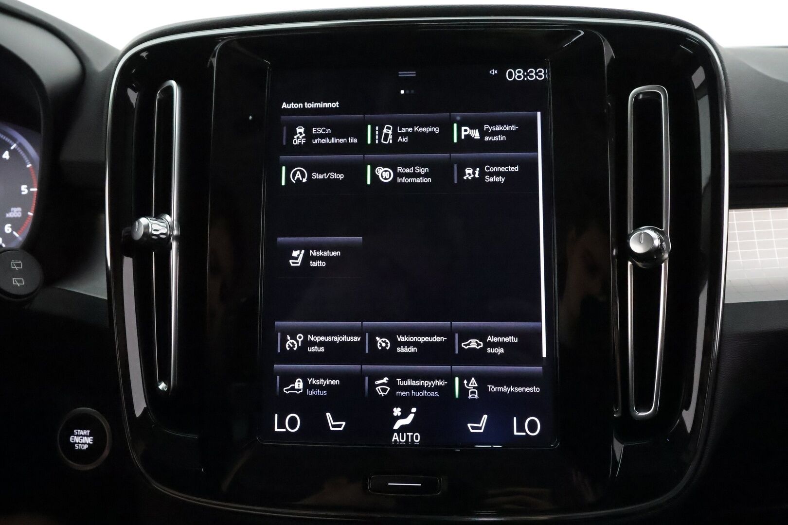 Volvo XC40 2020 D3 Business aut **Adapt.vakkari / Webasto / Sähköpenkit / Muistipenkki / P.tutkat / KeylessGo / Digimittaristo** - 1.Om Suomi-auto / Kahdet renkaat aluvanteilla / Merkkihuollettu / Mustat nahat / Penkinlämmittimet takana / Sähköluukku