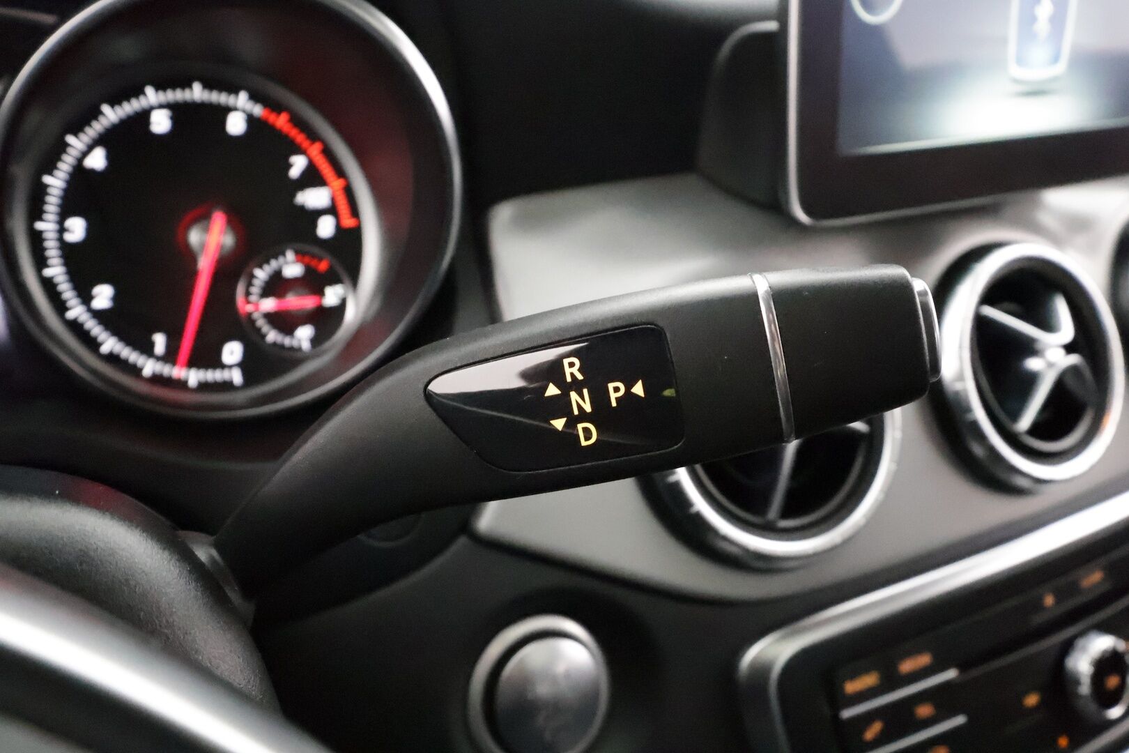 Mercedes-Benz CLA 2017 250 4Matic A Business AMG * LED-High Performance / IHC+ / P.Kamera / Hifit / Kattoluukku / Vakkari / Comand Navi * - AMG Sisä ja ulko paketilla / Kaukovaloautomatiikka / Tuoreet Michelin nastat