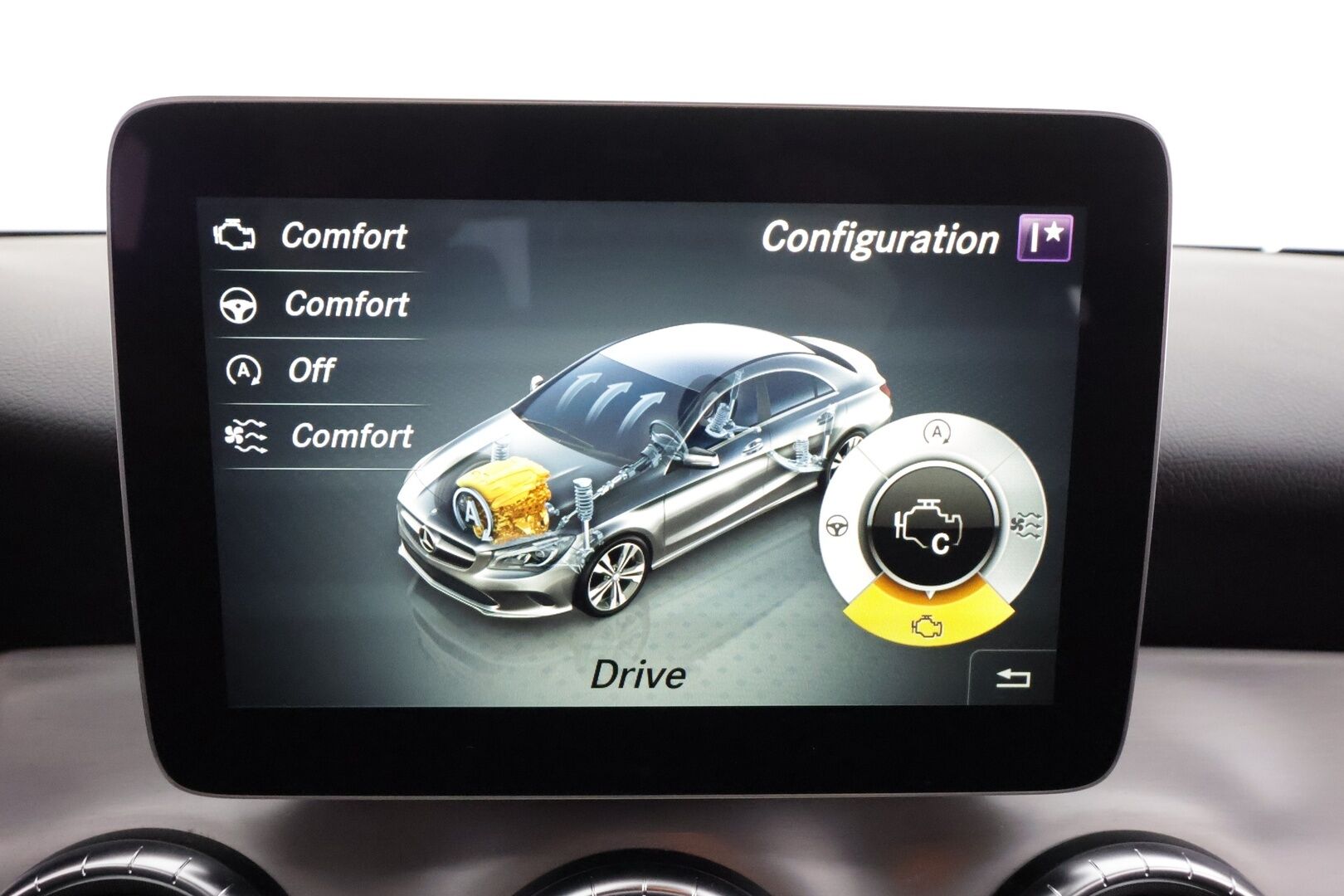 Mercedes-Benz CLA 2017 250 4Matic A Business AMG * LED-High Performance / IHC+ / P.Kamera / Hifit / Kattoluukku / Vakkari / Comand Navi * - AMG Sisä ja ulko paketilla / Kaukovaloautomatiikka / Tuoreet Michelin nastat