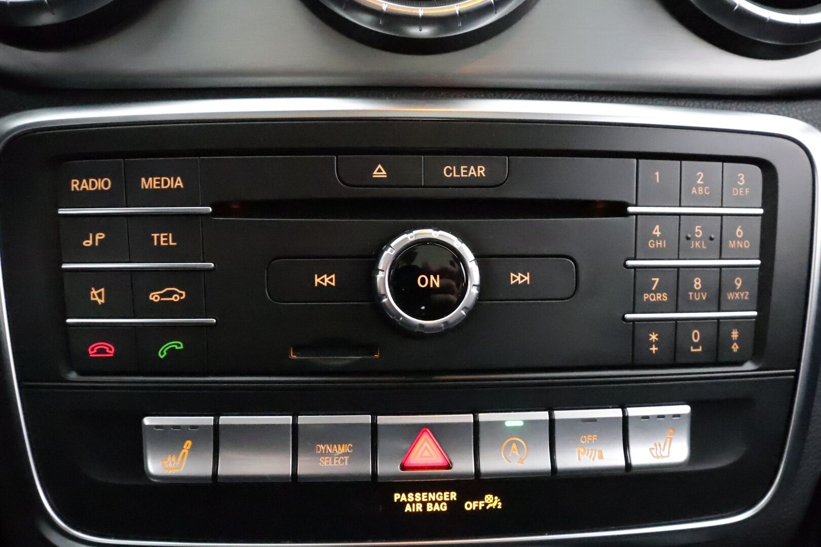 Mercedes-Benz CLA 2017 250 4Matic A Business AMG * LED-High Performance / P.Kamera / Sportpenkit / Kattoluukku / Vakkari / Sisätilanlämmitin * - Kahdet renkaat - HULLU BLACKWEEK KORKOTARJOUS 2,49%