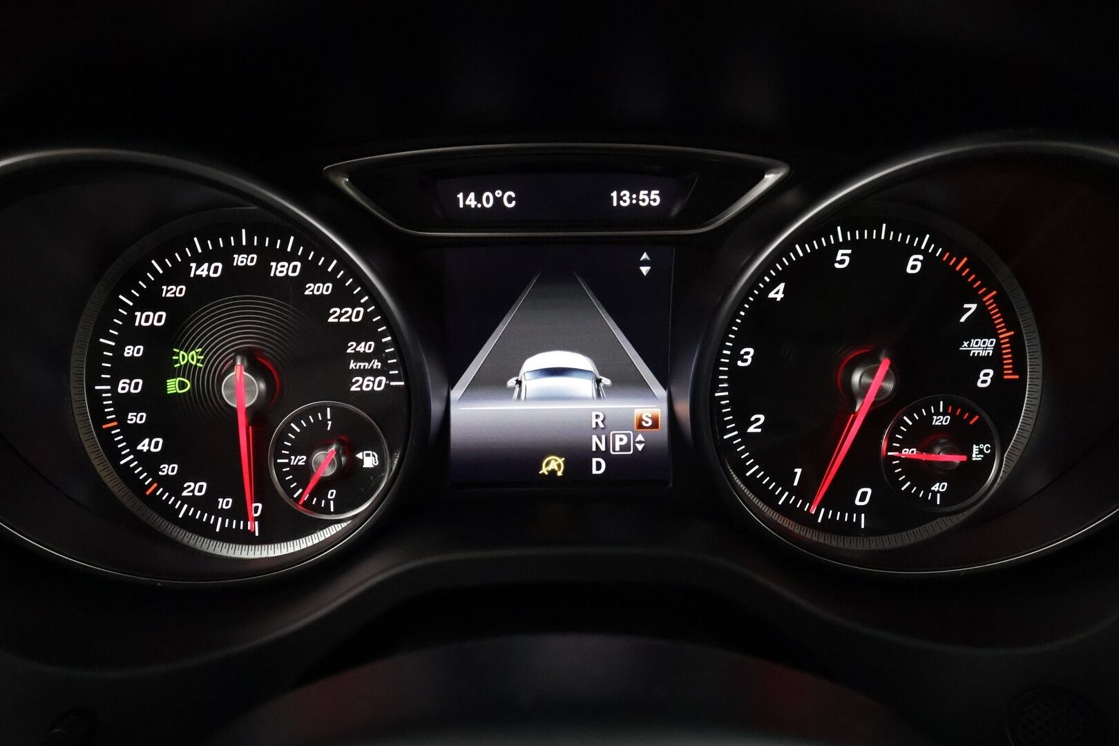 Mercedes-Benz CLA 2017 250 4Matic A Business AMG * LED-High Performance / IHC+ / P.Kamera / Hifit / Kattoluukku / Vakkari / Comand Navi * - AMG Sisä ja ulko paketilla / Kaukovaloautomatiikka / Tuoreet Michelin nastat