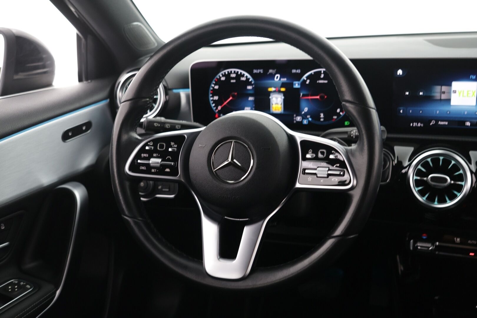 Mercedes-Benz A 2018 1.5 180 d A Business style - | Ilmastoidut- ja hierovat penkit ! | Nahat | ACC | Tutkat |
