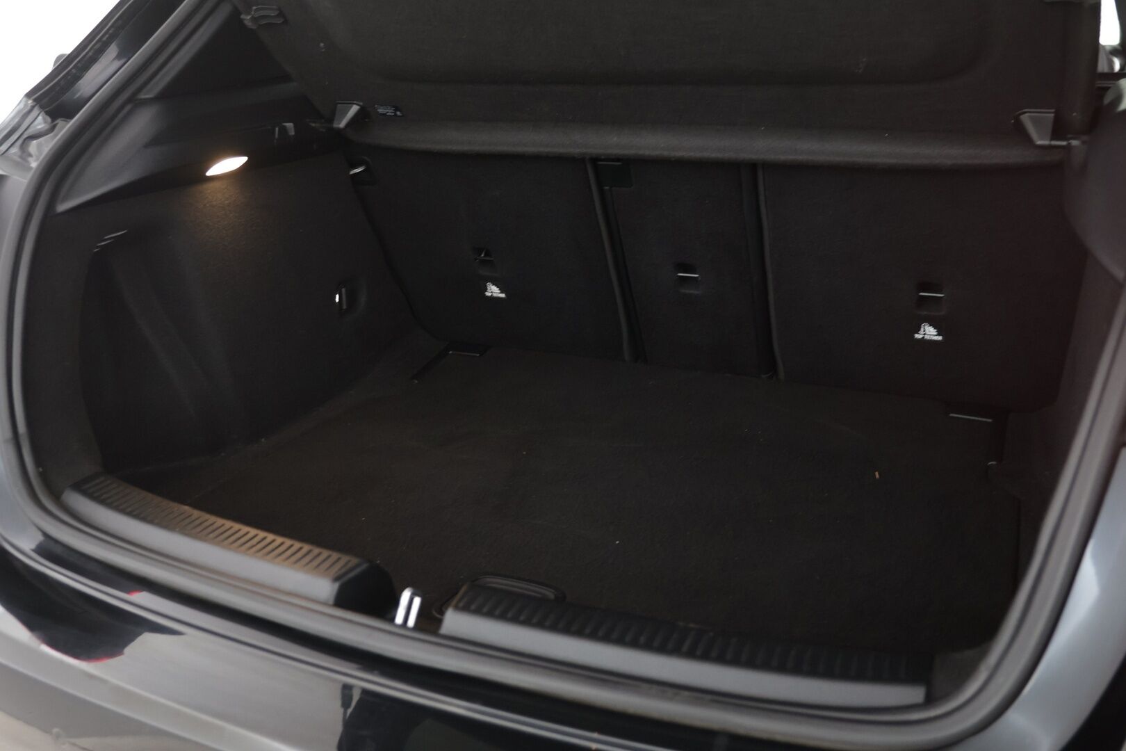 Mercedes-Benz A 2018 1.5 180 d A Business style - | Ilmastoidut- ja hierovat penkit ! | Nahat | ACC | Tutkat |