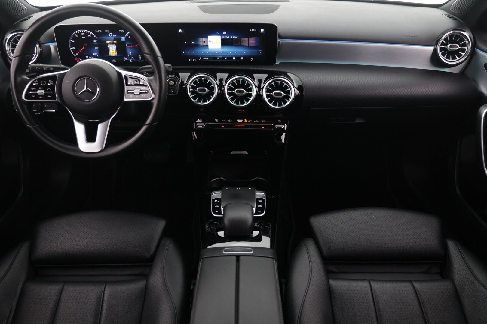 Mercedes-Benz A 2018 1.5 180 d A Business style - | Ilmastoidut- ja hierovat penkit ! | Nahat | ACC | Tutkat |