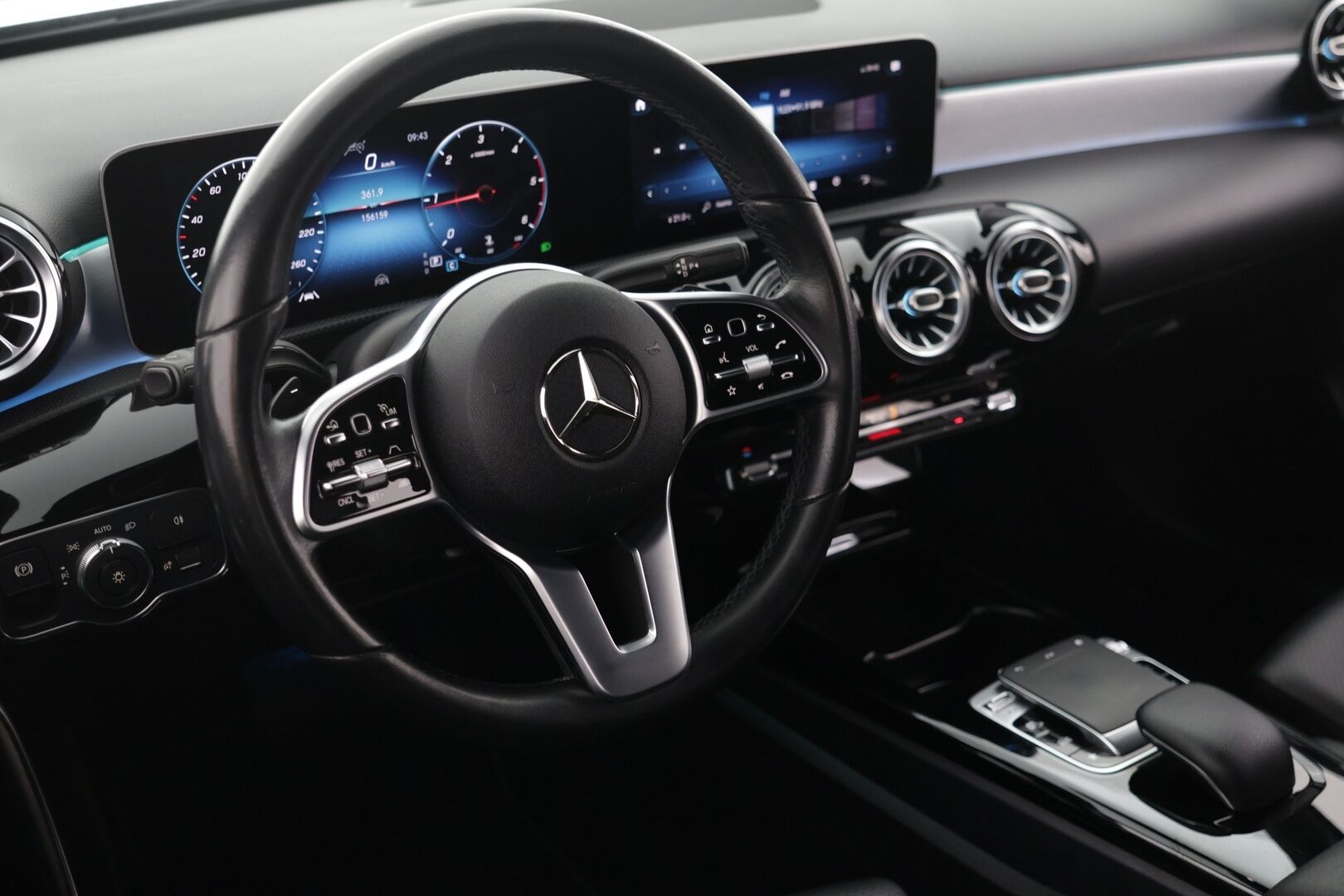 Mercedes-Benz A 2018 1.5 180 d A Business style - | Ilmastoidut- ja hierovat penkit ! | Nahat | ACC | Tutkat |