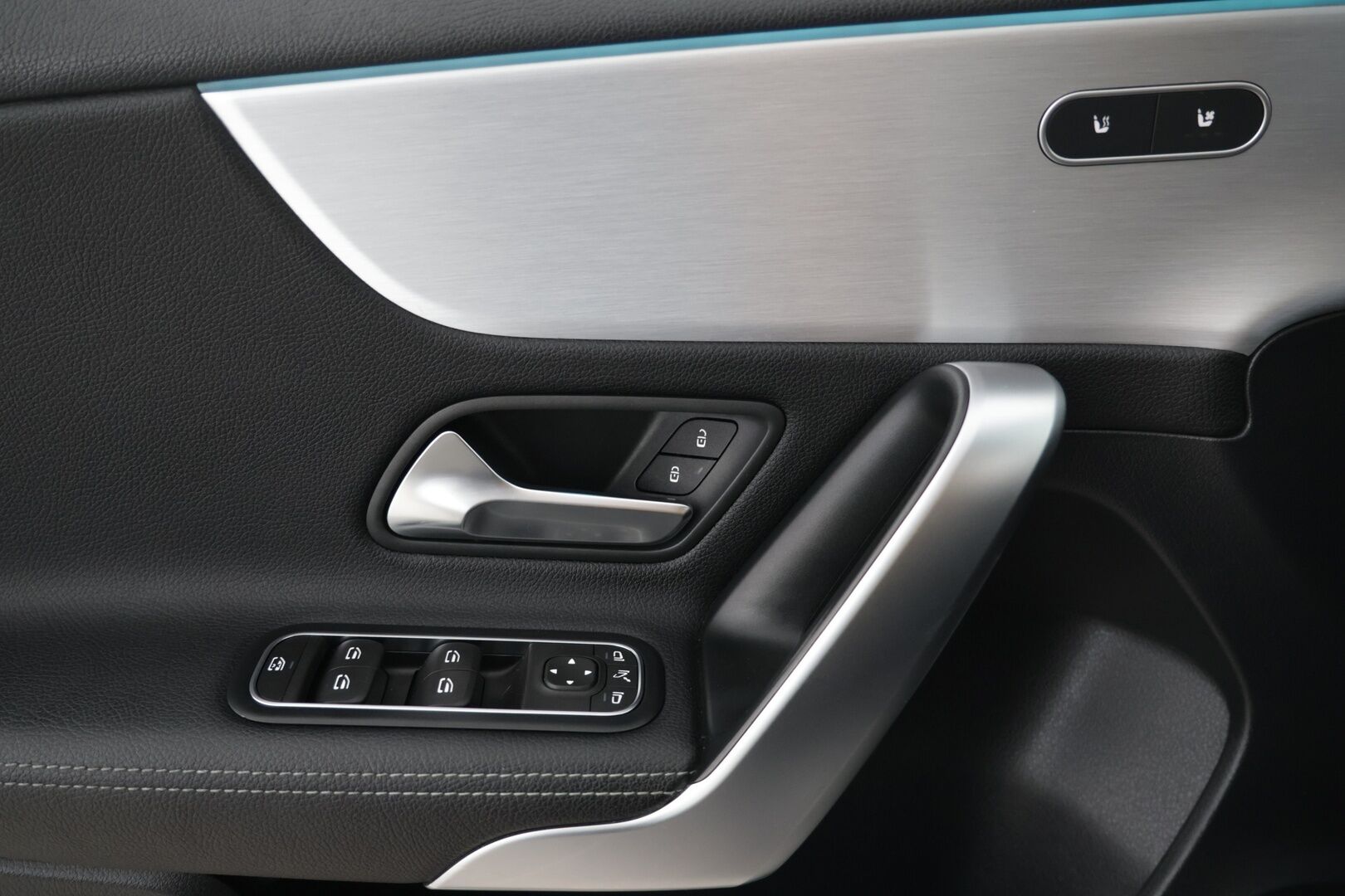 Mercedes-Benz A 2018 1.5 180 d A Business style * *Nahat / Tutkat / ACC / Hierovat ja tuuletetut penkit* - Huippu siisti! / Hyvät renkaat / Kattava huoltohistoria!* - HULLUT AVAJAISHULINAT KORKOTARJOUS 3,29 %