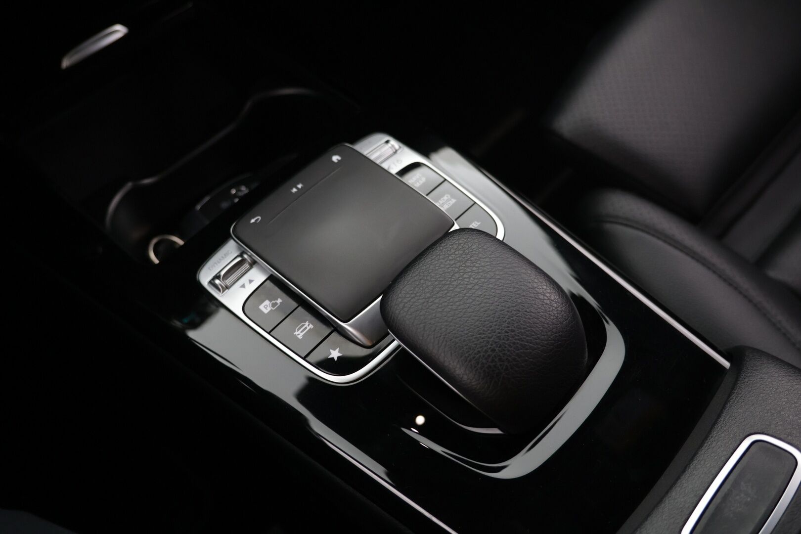 Mercedes-Benz A 2018 1.5 180 d A Business style * *Nahat / Tutkat / ACC / Hierovat ja tuuletetut penkit* - Huippu siisti! / Hyvät renkaat / Kattava huoltohistoria!* - HULLUT AVAJAISHULINAT KORKOTARJOUS 3,29 %