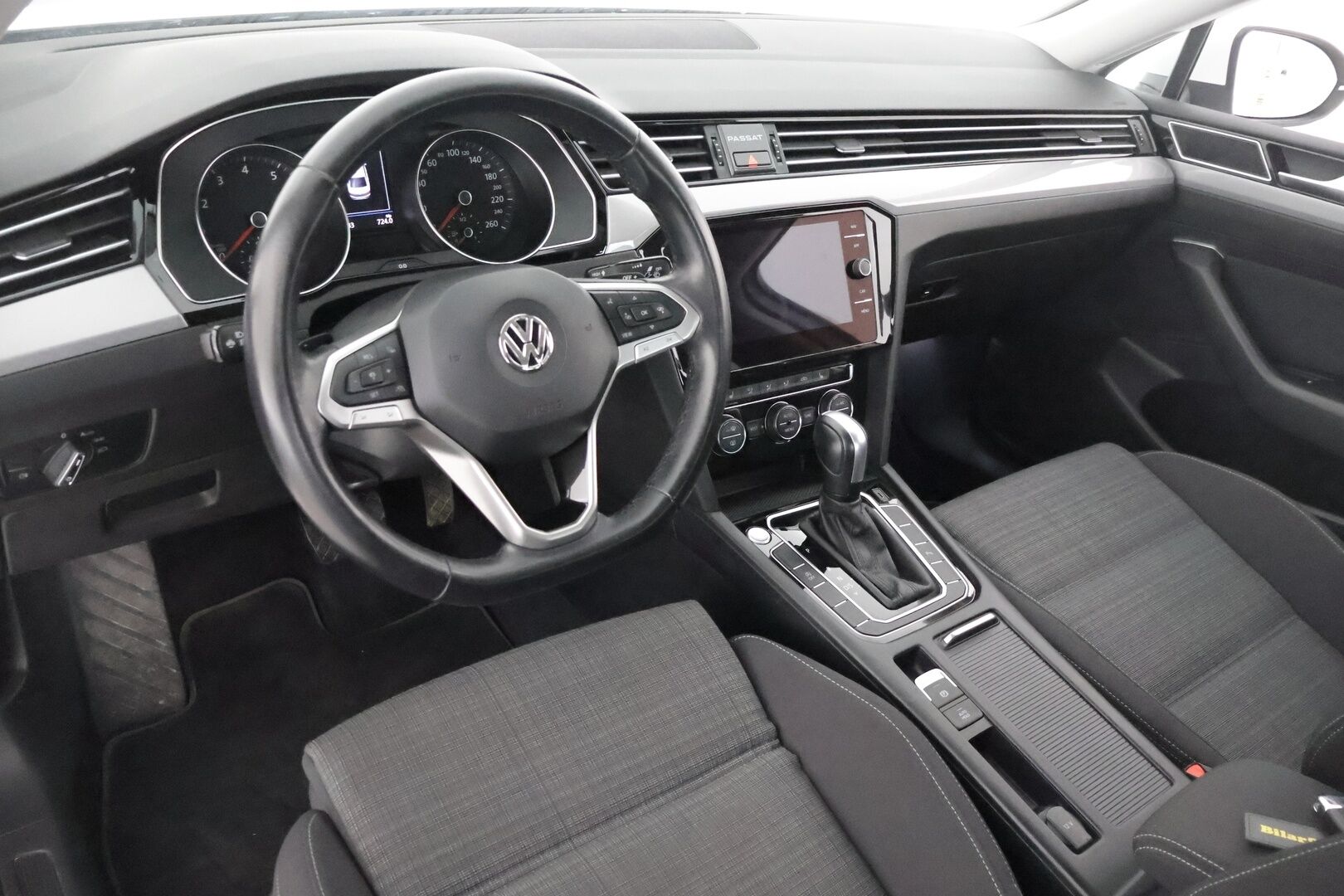 Volkswagen Passat 2020 edan Style 1,5 TSI EVO 110 kW DSG-automaatti *Adap.vakkari / ErgoComfort / P.tutkat / Aple&Android / Navi* - 1.om Suomi-auto / Myydään juuri merkkihuollettuna / Merkkihuollettu / Kahdet renkaat alumiinivantein / Seuraava katsastus 05.2026