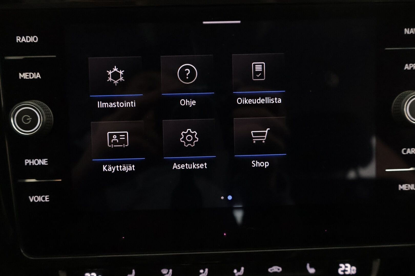 Volkswagen Passat 2020 edan Style 1,5 TSI EVO 110 kW DSG-automaatti *Adap.vakkari / ErgoComfort / P.tutkat / Aple&Android / Navi* - 1.om Suomi-auto / Myydään juuri merkkihuollettuna / Merkkihuollettu / Kahdet renkaat alumiinivantein / Seuraava katsastus 05.2026