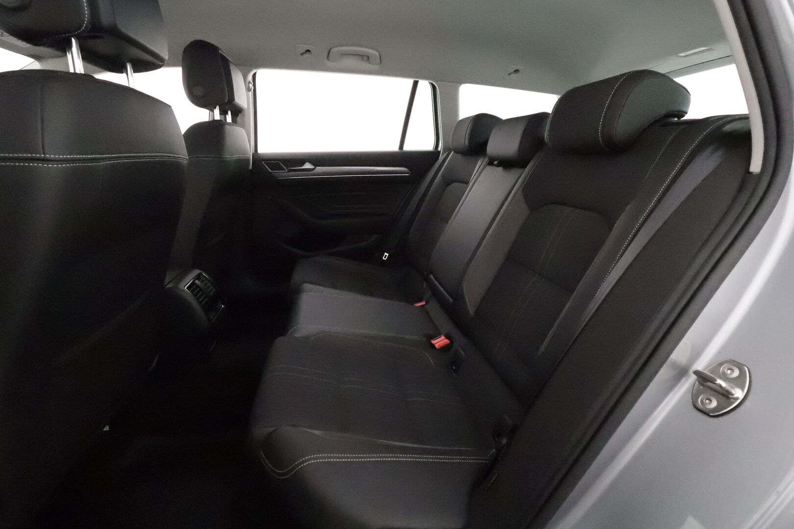 Volkswagen Passat 2020 Variant Alltrack 2,0 TDI SCR 140 kW 4MOTION DSG *ACC / IQ.Light / 360° / Webasto / Navi / KeylessGo* - Suomi-auto / Kahdet renkaat aluvanteilla
