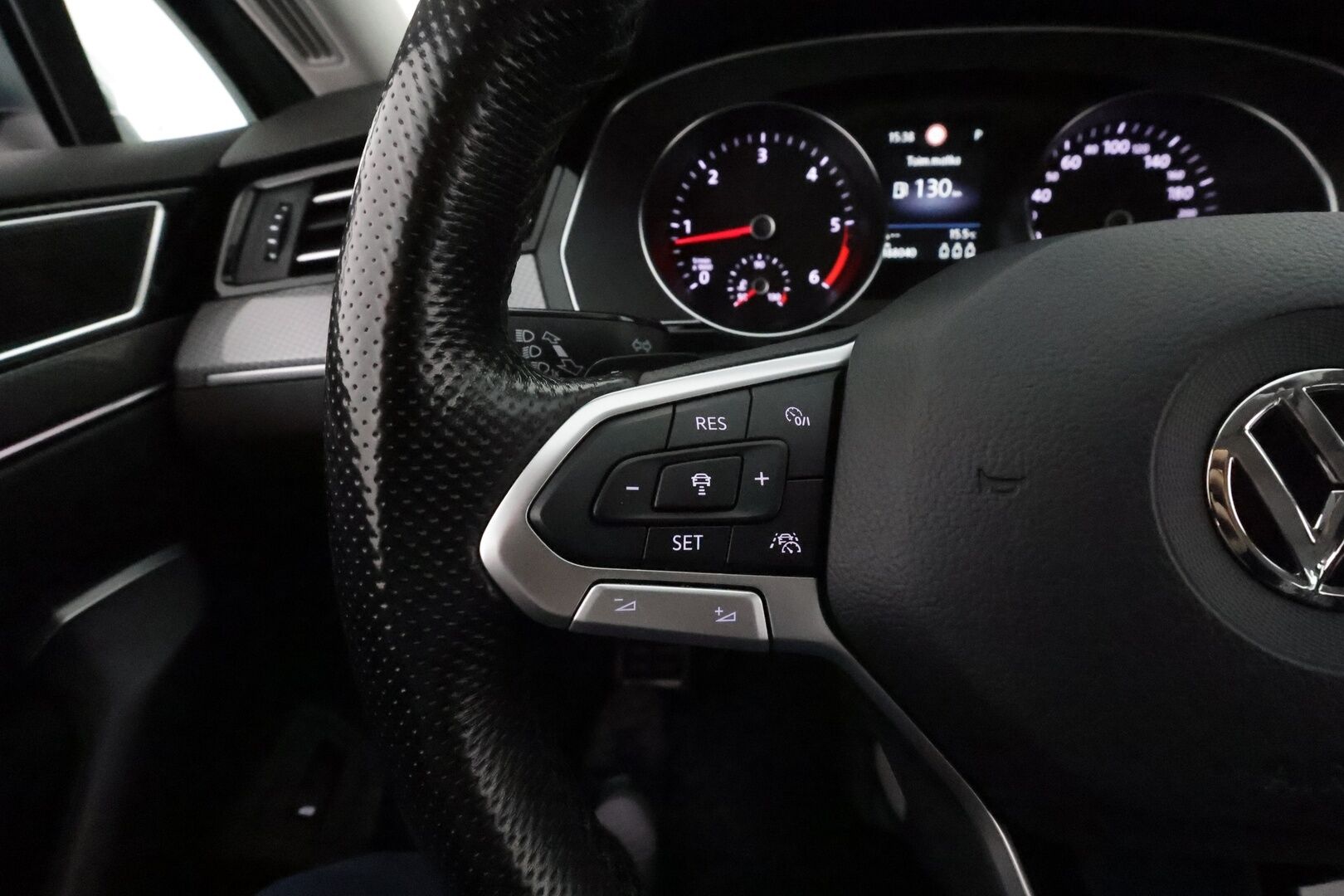 Volkswagen Passat 2020 Variant Alltrack 2,0 TDI SCR 140 kW 4MOTION DSG *ACC / IQ.Light / 360° / Webasto / Navi / KeylessGo* - Suomi-auto / Kahdet renkaat aluvanteilla