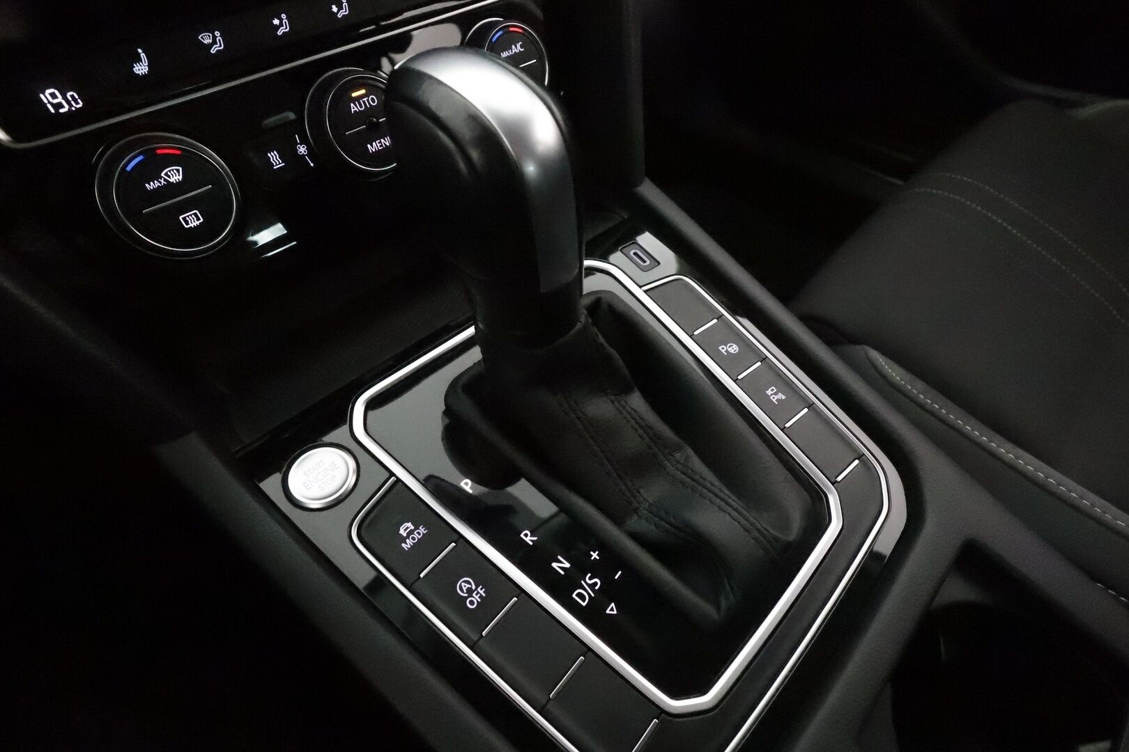 Volkswagen Passat 2020 Variant Alltrack 2,0 TDI SCR 140 kW 4MOTION DSG *ACC / IQ.Light / 360° / Webasto / Navi / KeylessGo* - Suomi-auto / Kahdet renkaat aluvanteilla