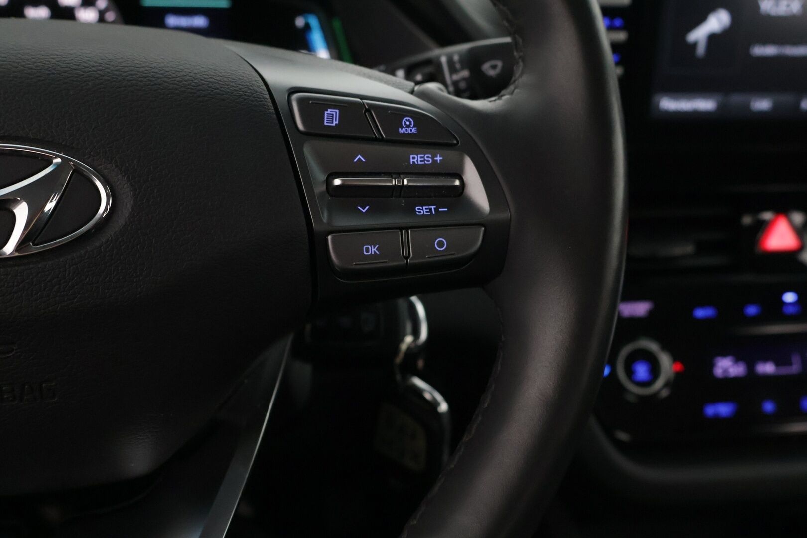 Hyundai IONIQ plug-in 2021 1,6 plug-in 141 hv 6-DCT Comfort Limited Edition MY20 - 1-omisteinen / 2 hyvät renkaat aluvanteilla / Suomi-auto *
