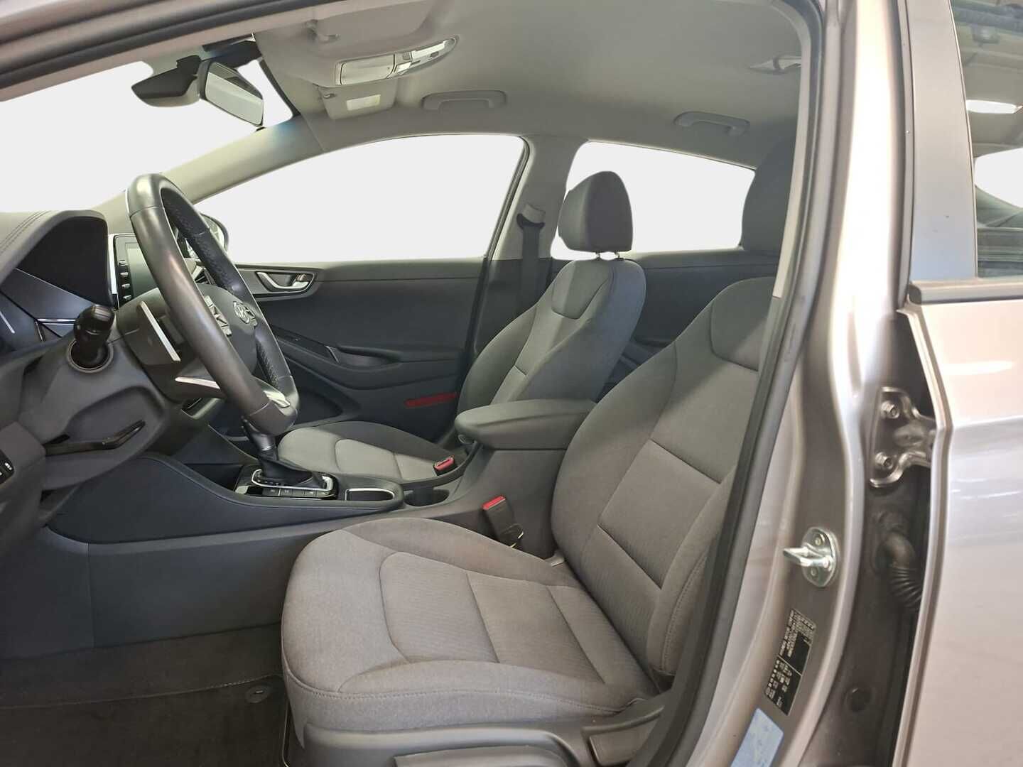 Hyundai IONIQ plug-in 2021 1,6 plug-in 141 hv 6-DCT Comfort Limited Edition MY20 - 1-omisteinen / 2 hyvät renkaat aluvanteilla / Suomi-auto *