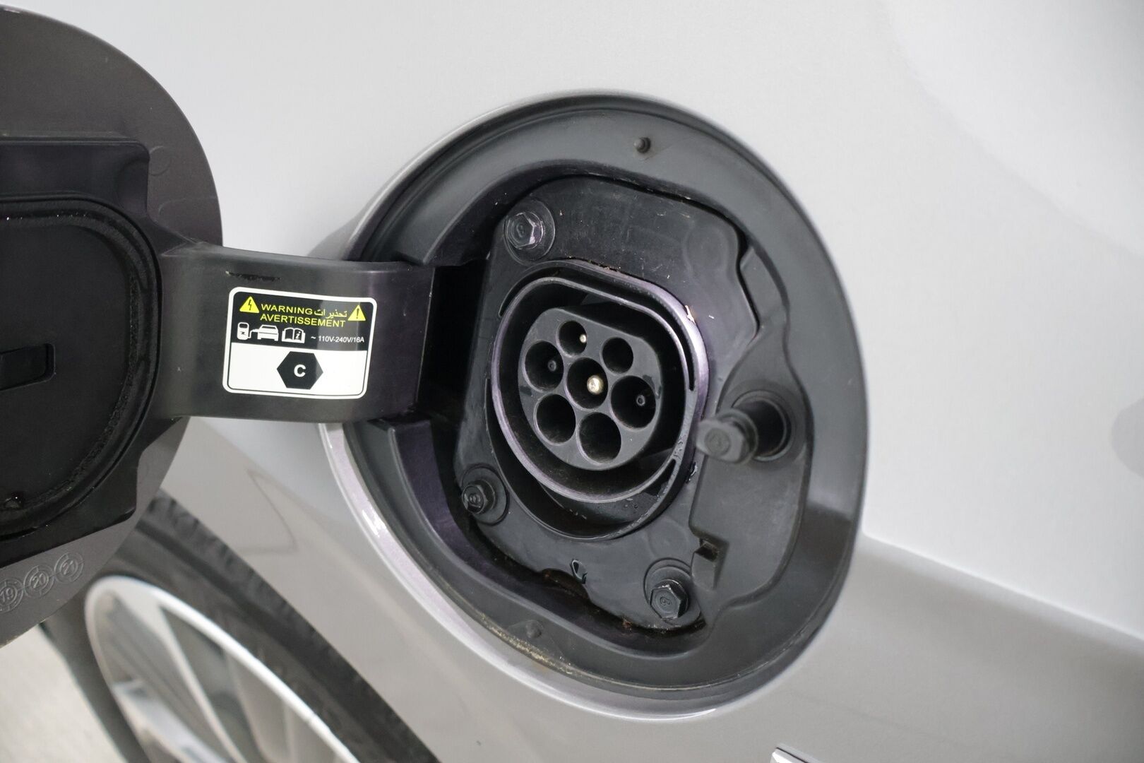 Hyundai IONIQ plug-in 2021 1,6 plug-in 141 hv 6-DCT Comfort Limited Edition MY20 - 1-omisteinen / 2 hyvät renkaat aluvanteilla / Suomi-auto *