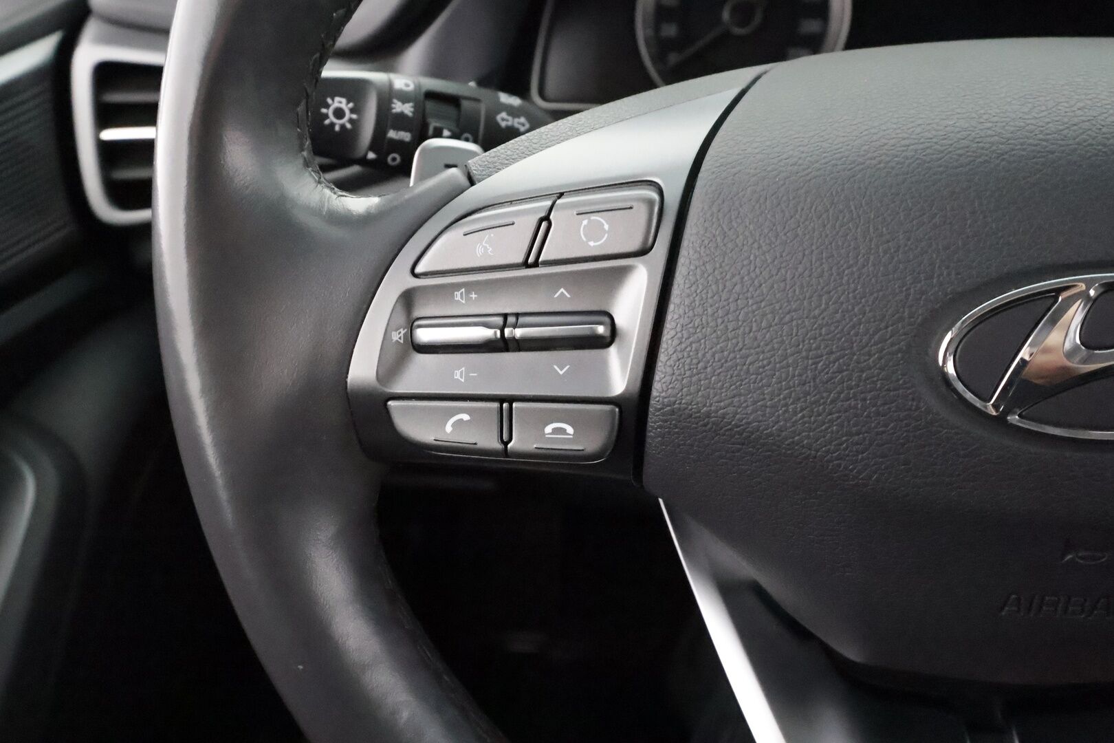 Hyundai IONIQ plug-in 2021 1,6 plug-in 141 hv 6-DCT Comfort Limited Edition MY20 - | Vakkari | LED | P.Kamera | Navi | Ratinlämmitys | Apple&Android | 1.Om Suomi-auto | Kahdet Renkaat |