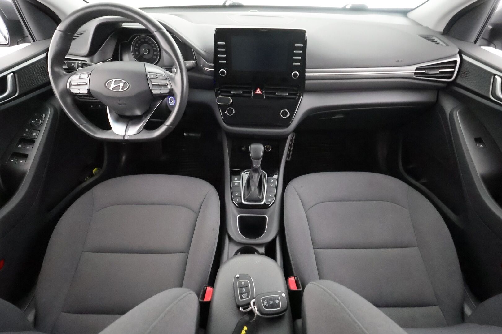 Hyundai IONIQ plug-in 2021 1,6 plug-in 141 hv 6-DCT Comfort Limited Edition MY20 - | Vakkari | LED | P.Kamera | Navi | Ratinlämmitys | Apple&Android | 1.Om Suomi-auto | Kahdet Renkaat |