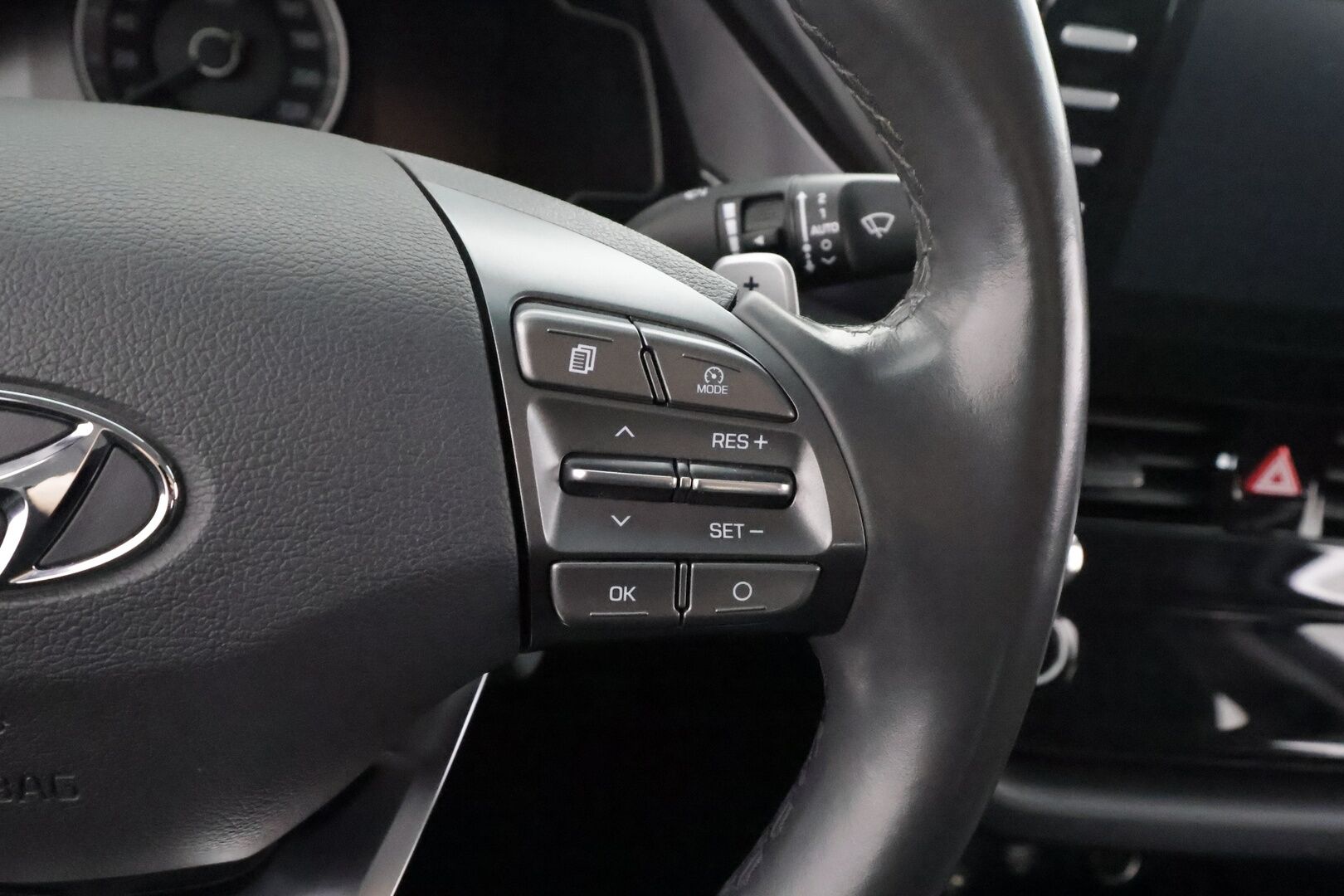 Hyundai IONIQ plug-in 2021 1,6 plug-in 141 hv 6-DCT Comfort Limited Edition MY20 - | Vakkari | LED | P.Kamera | Navi | Ratinlämmitys | Apple&Android | 1.Om Suomi-auto | Kahdet Renkaat |