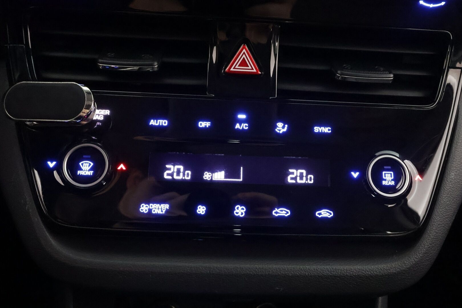 Hyundai IONIQ plug-in 2021 1,6 plug-in 141 hv 6-DCT Comfort Limited Edition MY20 - | Vakkari | LED | P.Kamera | Navi | Ratinlämmitys | Apple&Android | 1.Om Suomi-auto | Kahdet Renkaat |