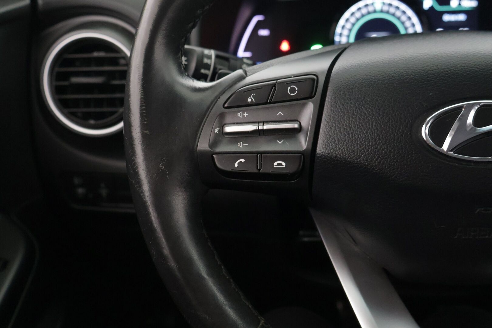 Hyundai KONA 2020 electric 39 kWh 136 hv Comfort** P-Kamera / ACC / Suomi-Auto - Ilmalämpöpumppu / Lime Twist -metalliväri