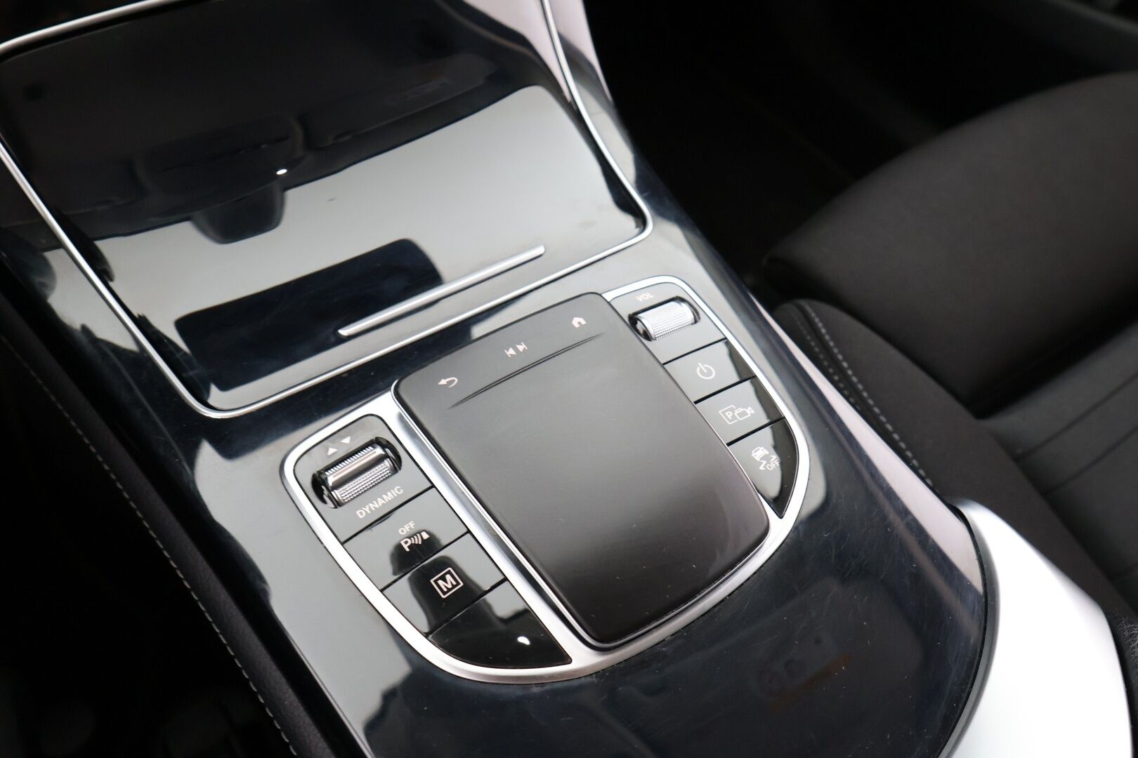 Mercedes-Benz GLC 2020 300 e 4MATIC A Business EQ Power - | 2-om. Suomi-auto | Facelift | Digimittaristo | Vakkari | Peruutuskamera | Sähköluukku |