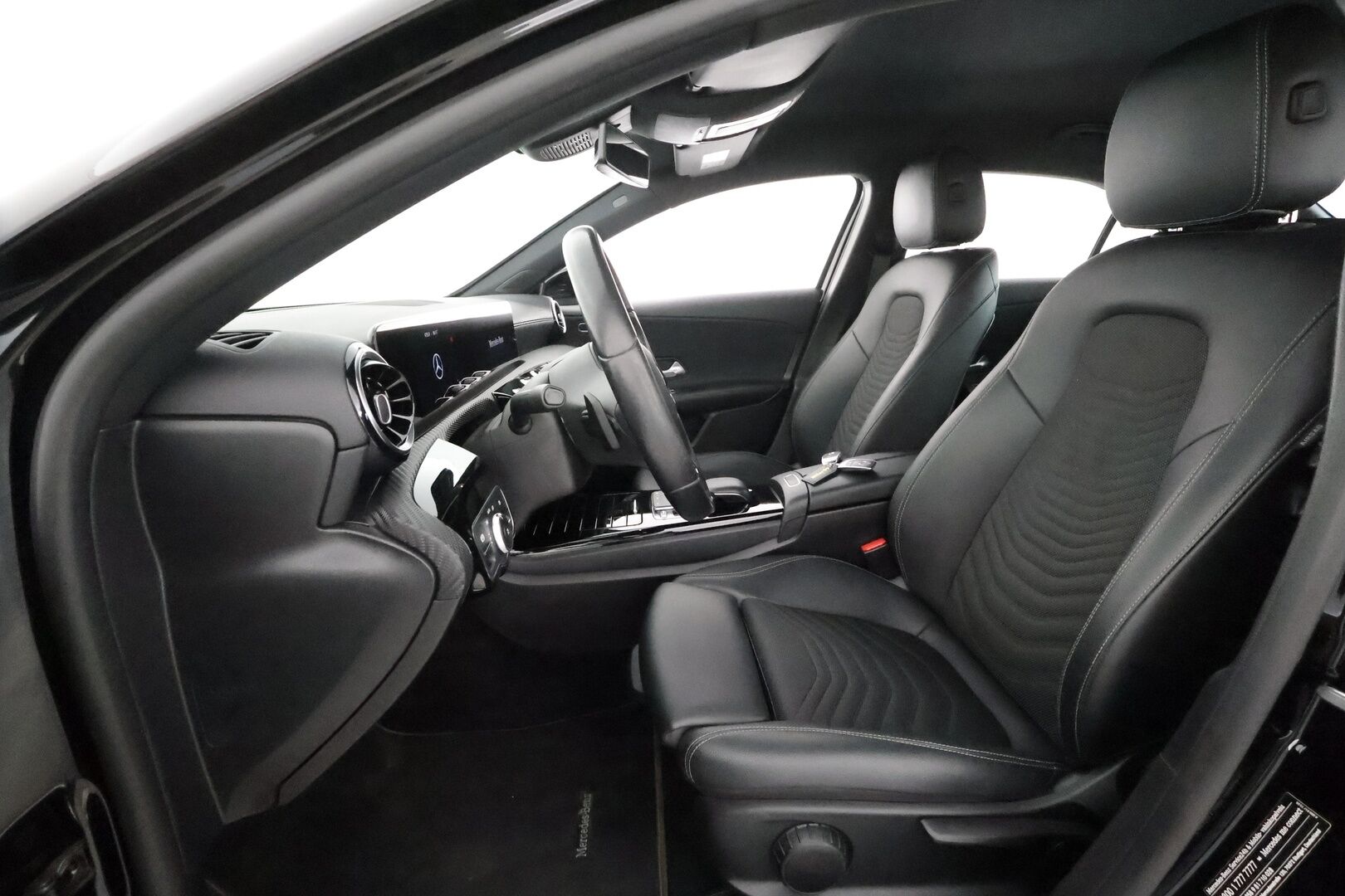 Mercedes-Benz A 2020 180 d A sedan Business Style **1-om Suomi-auto / Sporttipenkit / Digimittaristo / P.kamera / Vakkari**