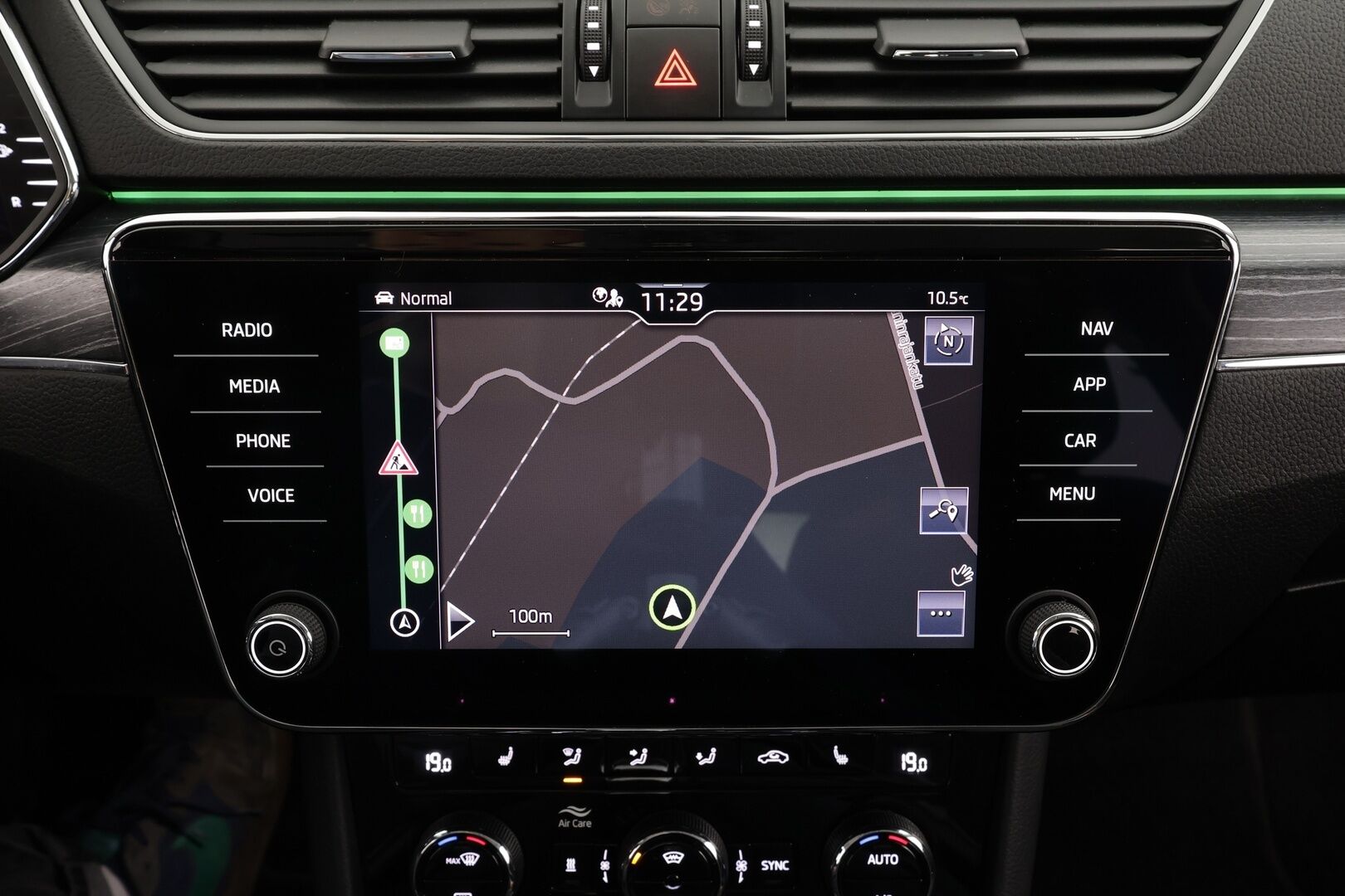 Skoda Superb 2020 1,4 TSI PHEV Style iV DSG * Webasto / Koukku / ACC / Matrix-LED / P.kamera / Muistipenkki / Navi / Kaistavahti * - Suomi-auto / 2x Latauskaapelit / Kahdet renkaat / Merkkihuollot - HULLU BLACKWEEK KORKOTARJOUS 2,49%