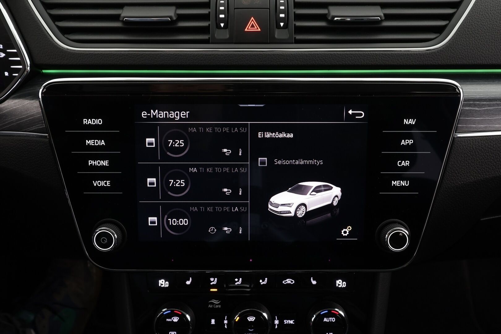 Skoda Superb 2020 1,4 TSI PHEV Style iV DSG * Webasto / Koukku / ACC / Matrix-LED / P.kamera / Muistipenkki / Navi / Kaistavahti * - Suomi-auto / 2x Latauskaapelit / Kahdet renkaat / Merkkihuollot - HULLU BLACKWEEK KORKOTARJOUS 2,49%