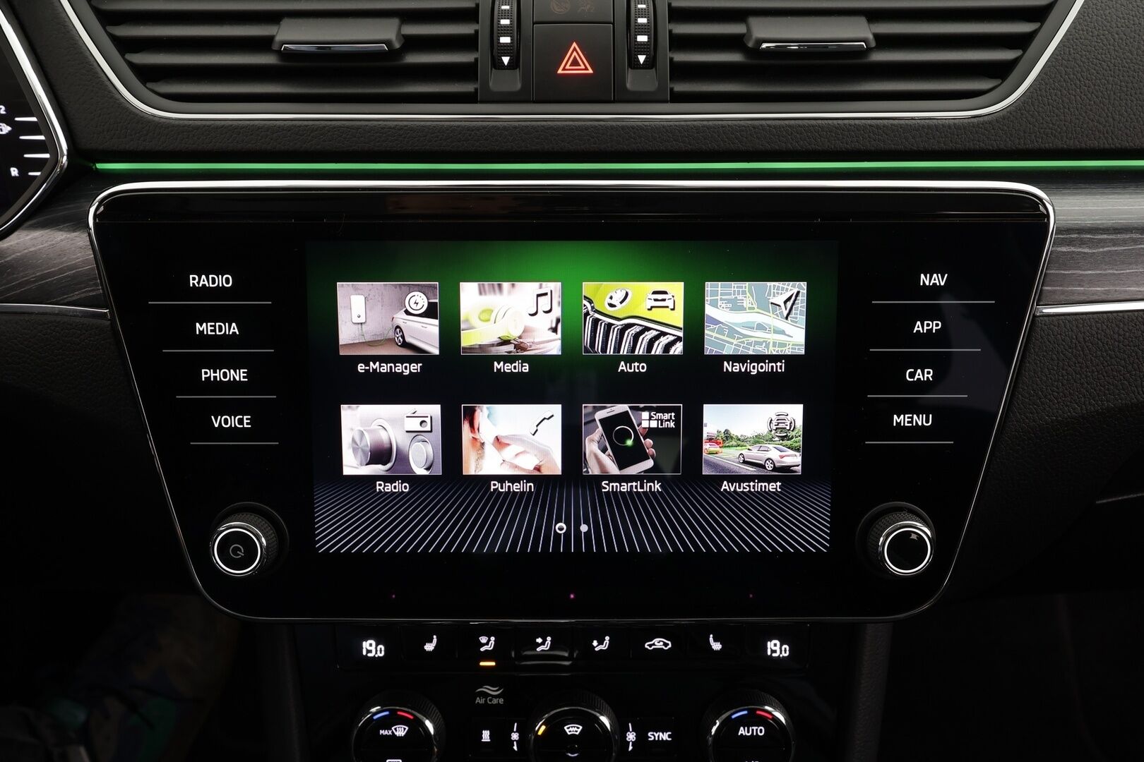 Skoda Superb 2020 1,4 TSI PHEV Style iV DSG * Webasto / Koukku / ACC / Matrix-LED / P.kamera / Muistipenkki / Navi / Kaistavahti * - Suomi-auto / 2x Latauskaapelit / Kahdet renkaat / Merkkihuollot - HULLU BLACKWEEK KORKOTARJOUS 2,49%