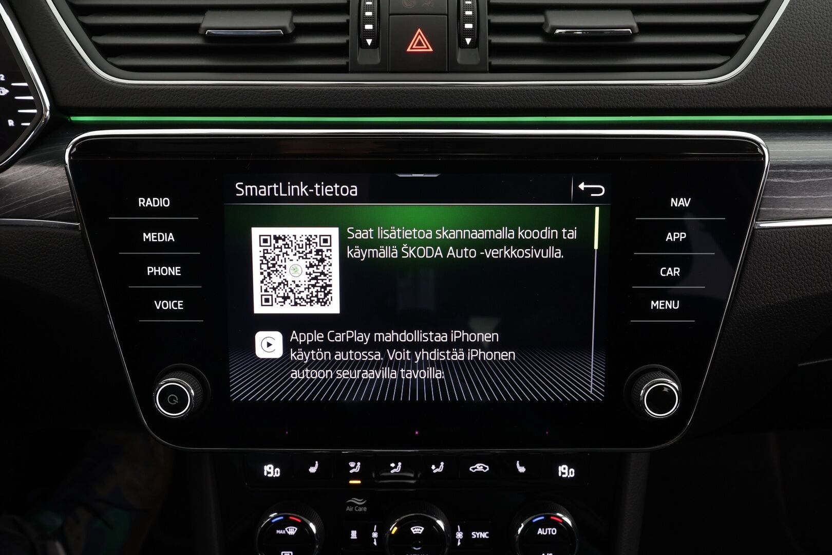 Skoda Superb 2020 1,4 TSI PHEV Style iV DSG * Webasto / Koukku / ACC / Matrix-LED / P.kamera / Muistipenkki / Navi / Kaistavahti * - Suomi-auto / 2x Latauskaapelit / Kahdet renkaat / Merkkihuollot - HULLU BLACKWEEK KORKOTARJOUS 2,49%
