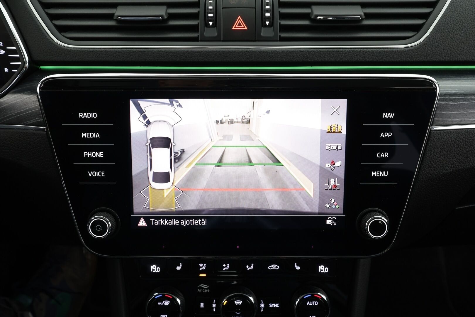 Skoda Superb 2020 1,4 TSI PHEV Style iV DSG * Webasto / Koukku / ACC / Matrix-LED / P.kamera / Muistipenkki / Navi / Kaistavahti * - Suomi-auto / 2x Latauskaapelit / Kahdet renkaat / Merkkihuollot - HULLU BLACKWEEK KORKOTARJOUS 2,49%