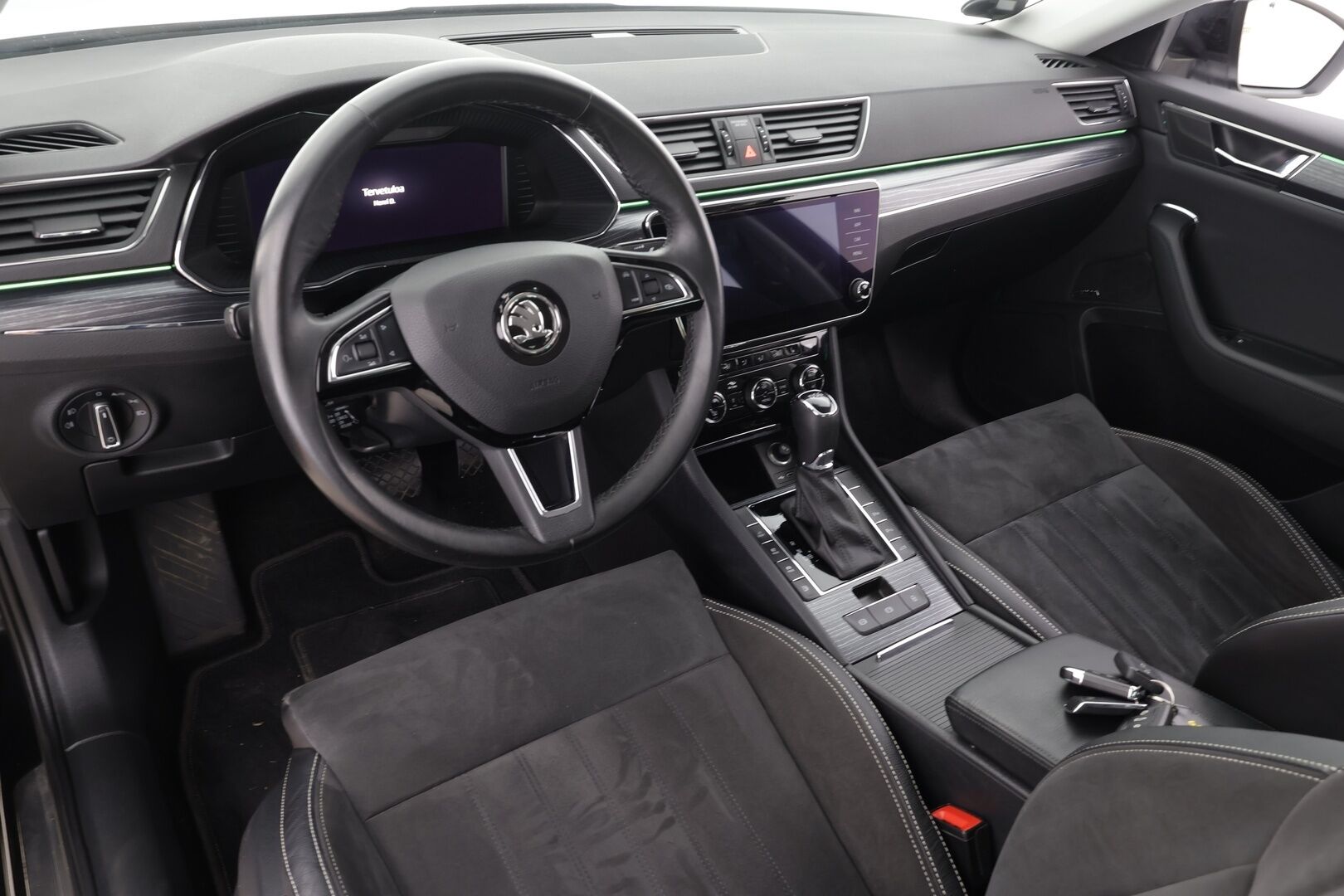 Skoda Superb 2020 1,4 TSI PHEV Style iV DSG * Webasto / Koukku / ACC / Matrix-LED / P.kamera / Muistipenkki / Navi / Kaistavahti * - Suomi-auto / 2x Latauskaapelit / Kahdet renkaat / Merkkihuollot - HULLU BLACKWEEK KORKOTARJOUS 2,49%