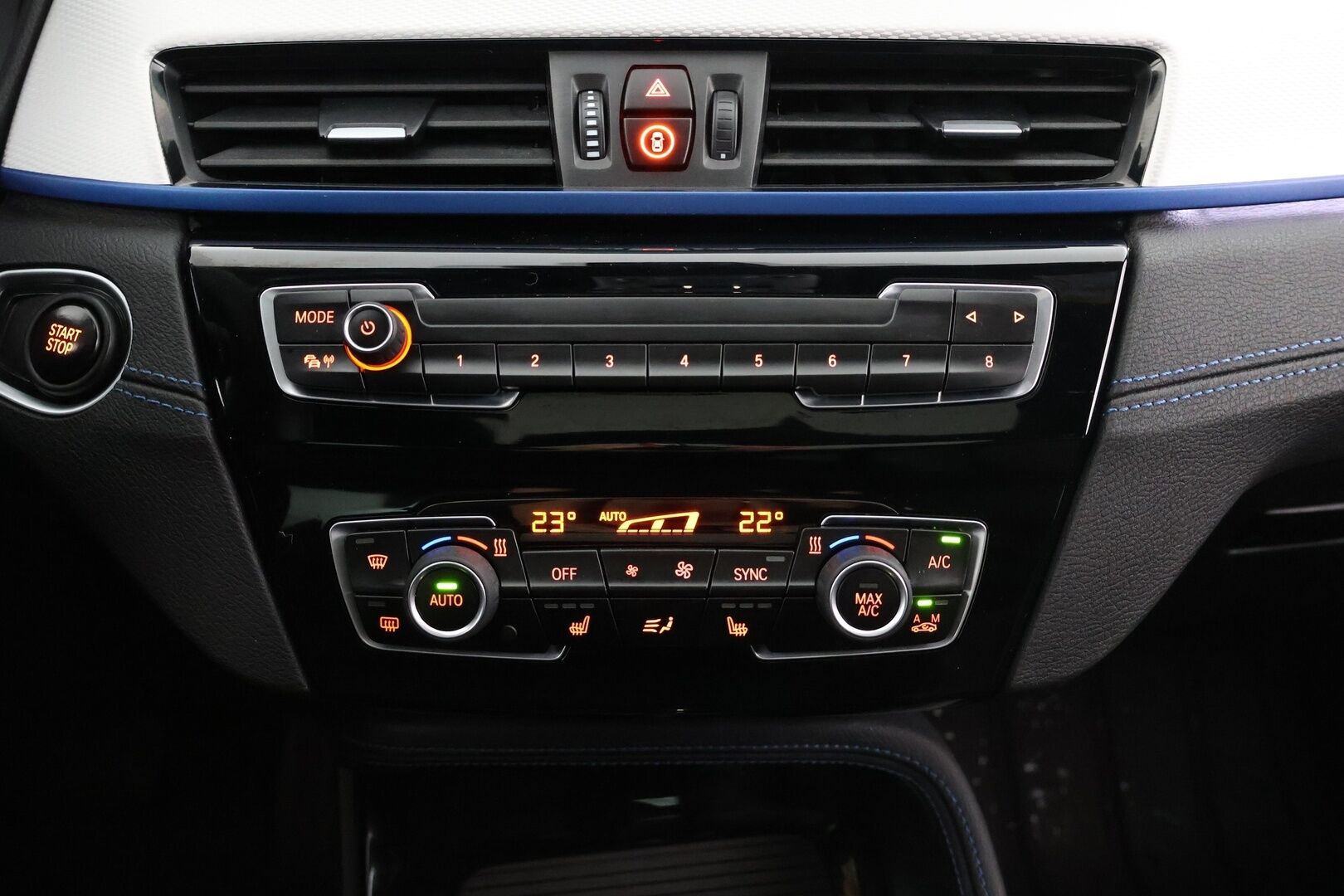 BMW X1 2020 F48 xDrive25e A Charged Edition M Sport - Suomi-Auto | ACC | HUD | Panorama | P-Kamera | Sport-Nahat | Sähköluukku | NAVI