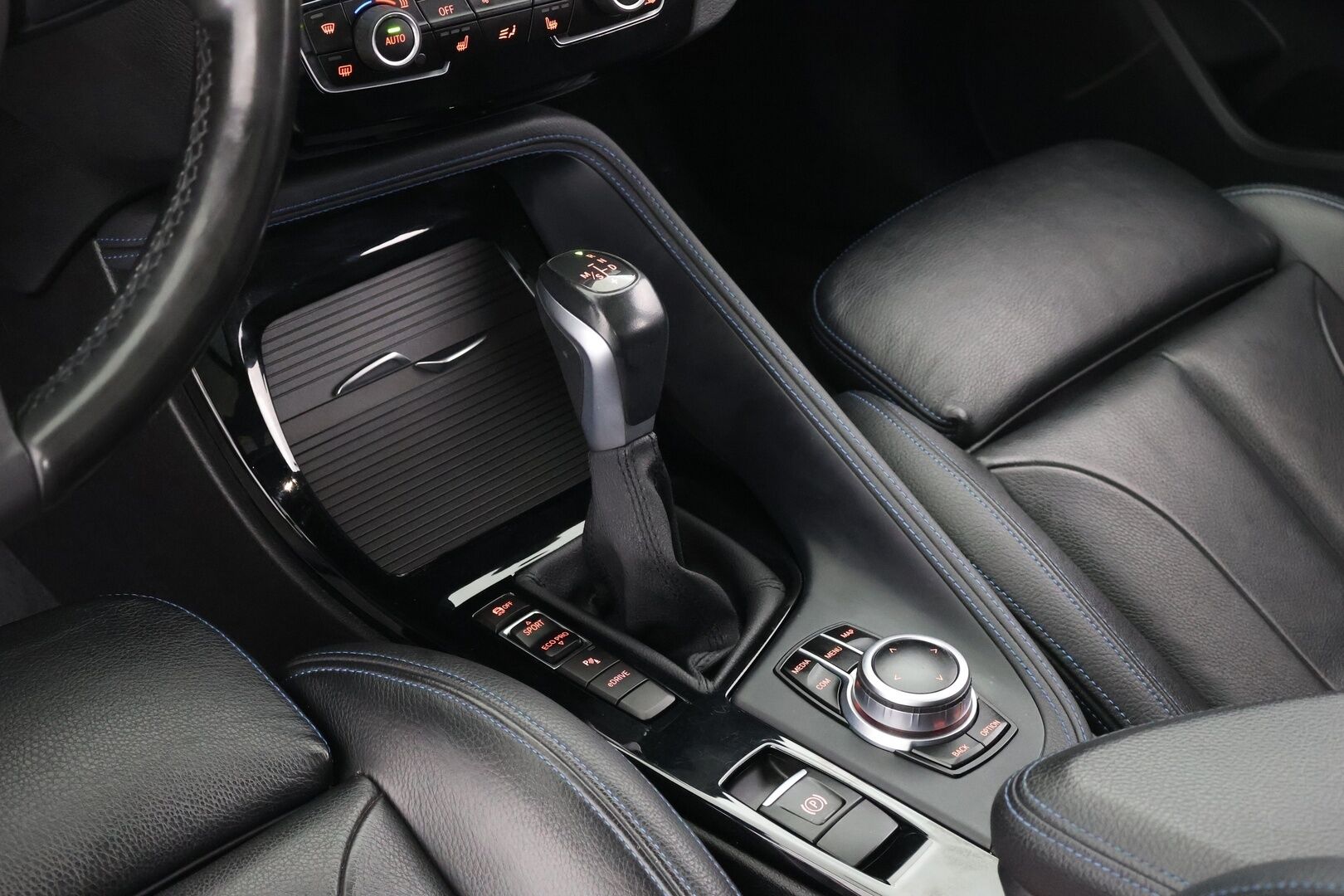 BMW X1 2020 F48 xDrive25e A Charged Edition M Sport - Suomi-Auto | ACC | HUD | Panorama | P-Kamera | Sport-Nahat | Sähköluukku | NAVI