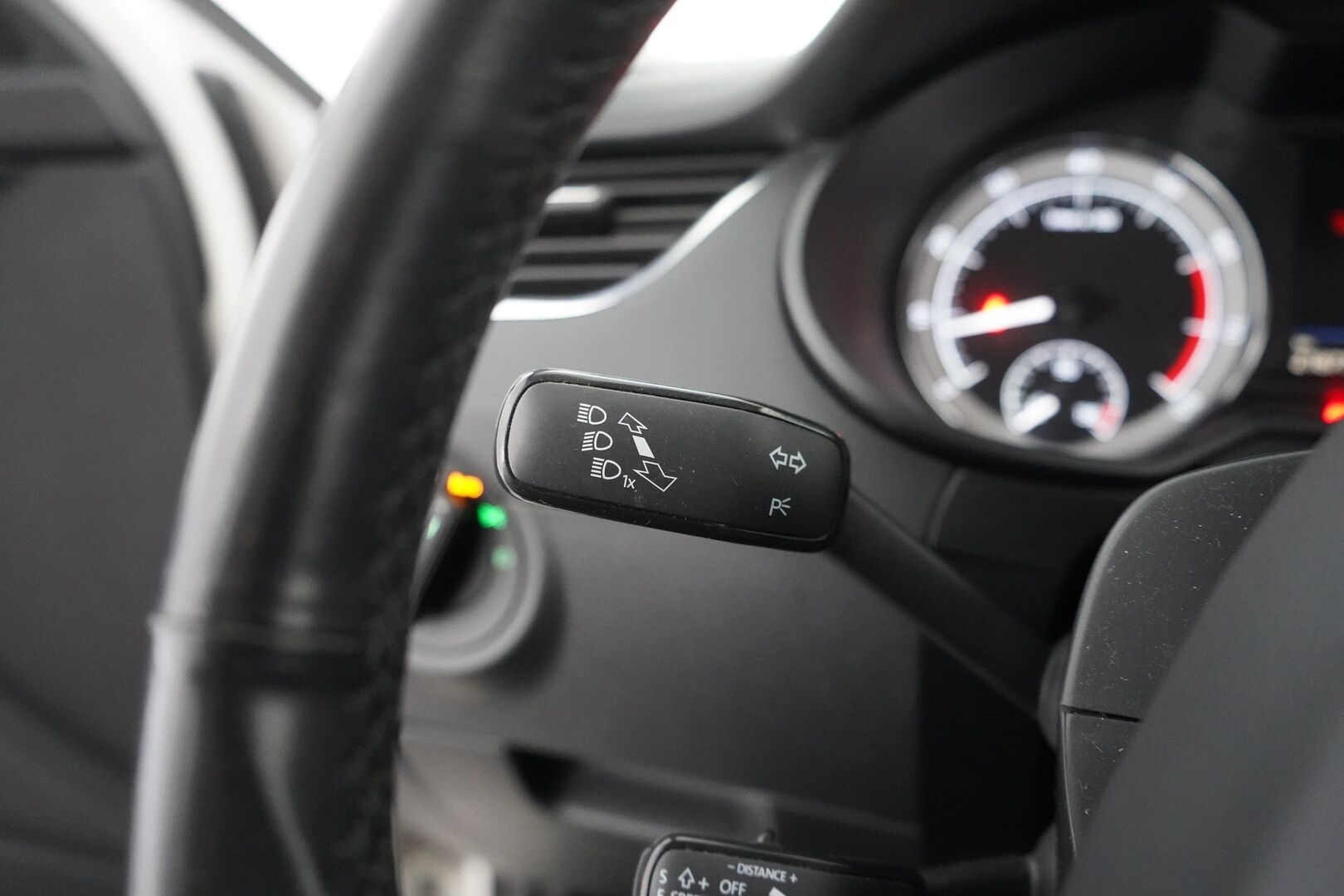 Skoda Octavia 2020 Combi 1,5 TSI Style BusinessLine DSG Autom. - ACC | Webasto | Vetokoukku | Peruutuskamera | Keyless | Kahdet renkaat vanteineen | Jakohihna vaihdettu