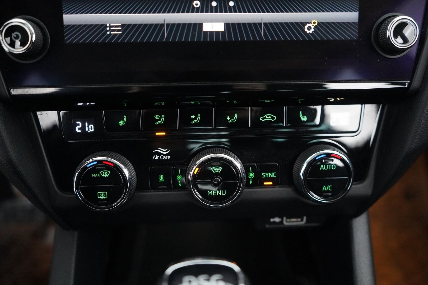 Skoda Octavia 2020 Combi 1,5 TSI Style BusinessLine DSG Autom. - ACC | Webasto | Vetokoukku | Peruutuskamera | Keyless | Kahdet renkaat vanteineen | Jakohihna vaihdettu