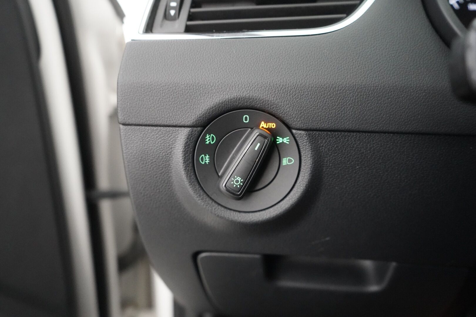 Skoda Octavia 2020 Combi 1,5 TSI Style BusinessLine DSG Autom. - ACC | Webasto | Vetokoukku | Peruutuskamera | Keyless | Kahdet renkaat vanteineen | Jakohihna vaihdettu