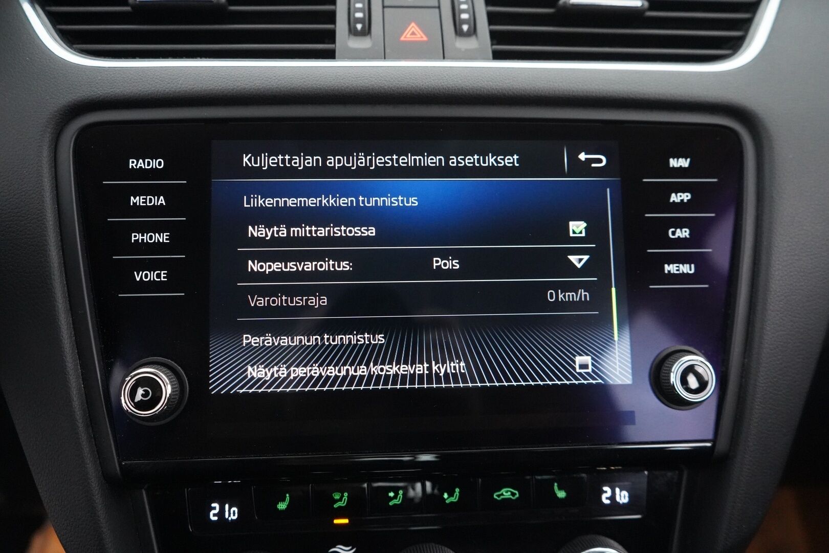 Skoda Octavia 2020 Combi 1,5 TSI Style BusinessLine DSG Autom. - ACC | Webasto | Vetokoukku | Peruutuskamera | Keyless | Kahdet renkaat vanteineen | Jakohihna vaihdettu - KORKO VAIN 3,99 %