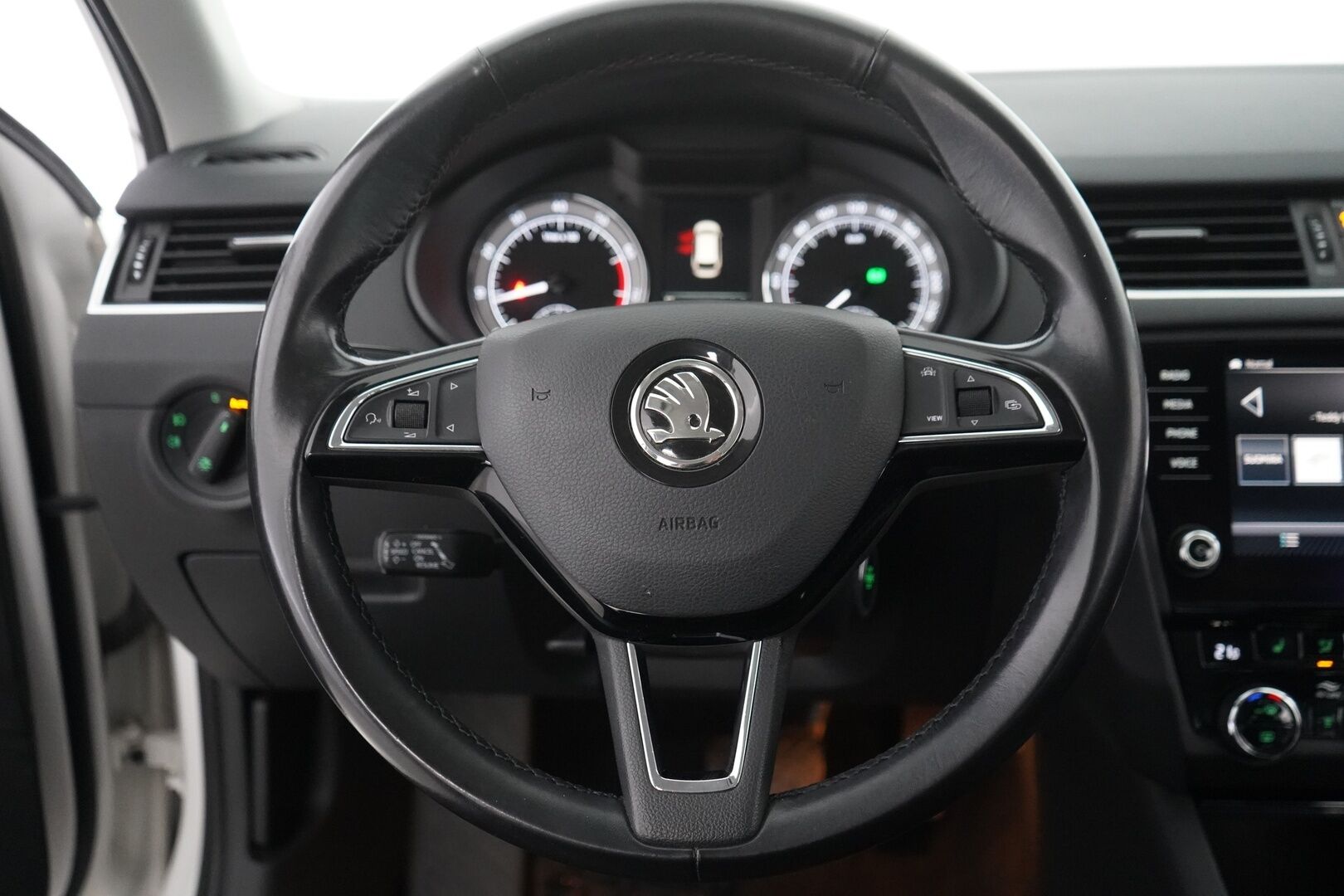 Skoda Octavia 2020 Combi 1,5 TSI Style BusinessLine DSG Autom. - ACC | Webasto | Vetokoukku | Peruutuskamera | Keyless | Kahdet renkaat vanteineen | Jakohihna vaihdettu - KORKO VAIN 3,99 %