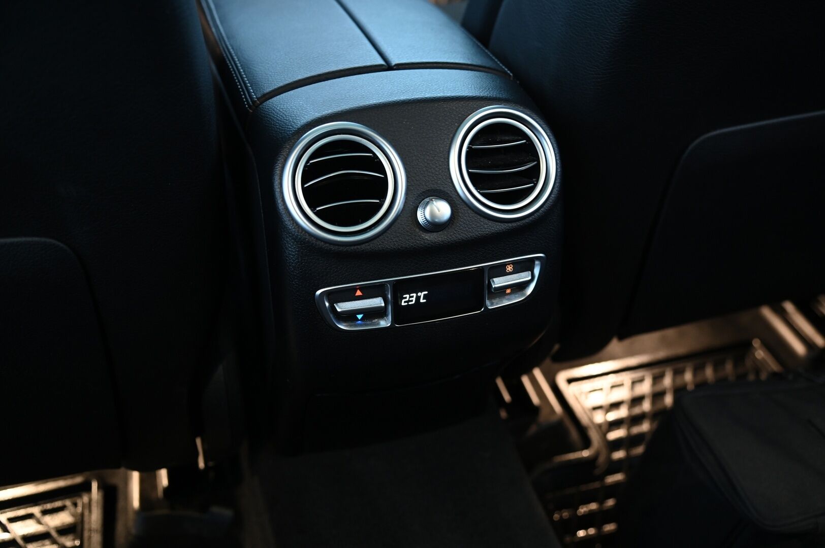 Mercedes-Benz GLC 2017 350 e 4Matic A Premium Business *AMG / Burmester / Panorama / 360-kamera / BLIS / Myydään Huutokaupat.com* - *Myydään Huutokaupat.com*