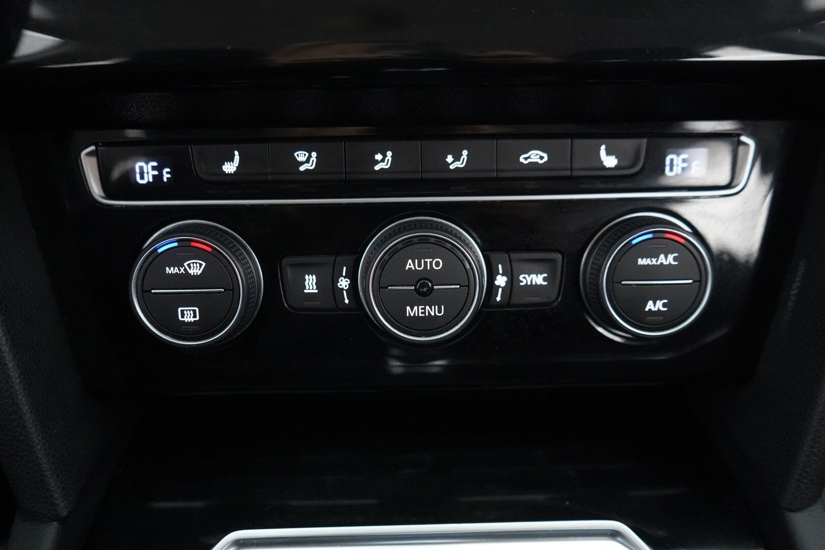 Volkswagen Passat 2016 Variant GTE Plug-In Hybrid 160 kW  DSG-aut *Webasto / Adapt.Vakkari  / P.Kamera / Nahka-Alcantara / Vetokoukku / Merkkihuollot! * - HUUTOKAUPAT.COM!