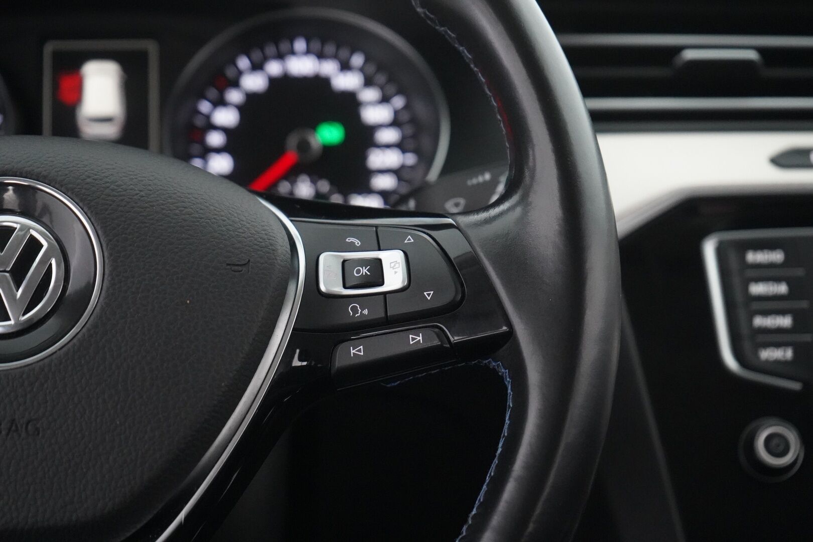 Volkswagen Passat 2016 Variant GTE Plug-In Hybrid 160 kW  DSG-aut *Webasto / Adapt.Vakkari  / P.Kamera / Nahka-Alcantara / Vetokoukku / Merkkihuollot! * - HUUTOKAUPAT.COM!